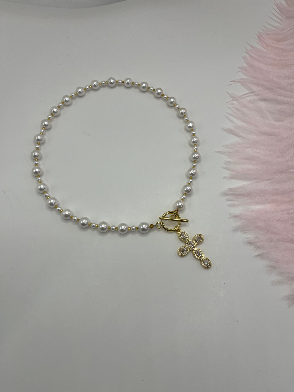 Shell Pearl Choker Necklace with Cross pendant: 18K Gold Plated