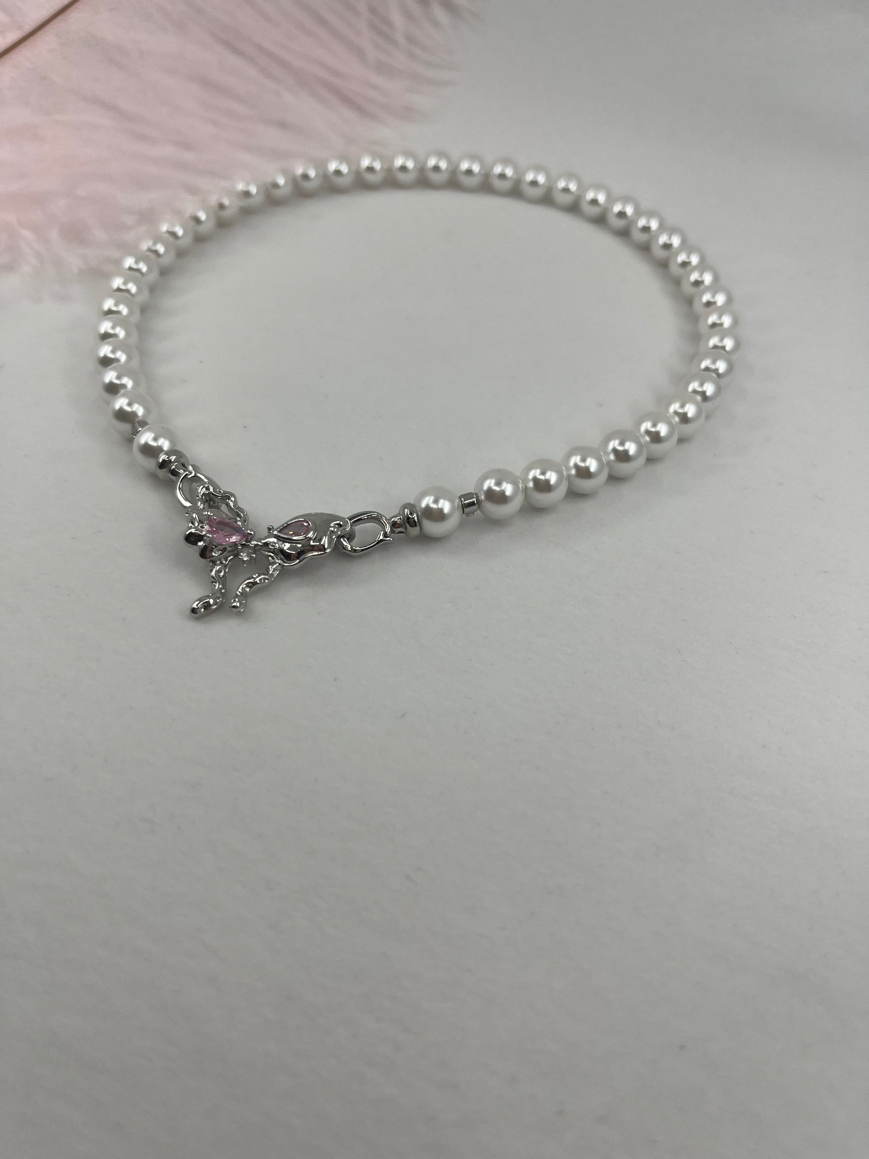 Shell Pearl Necklace with butterfly Clasp