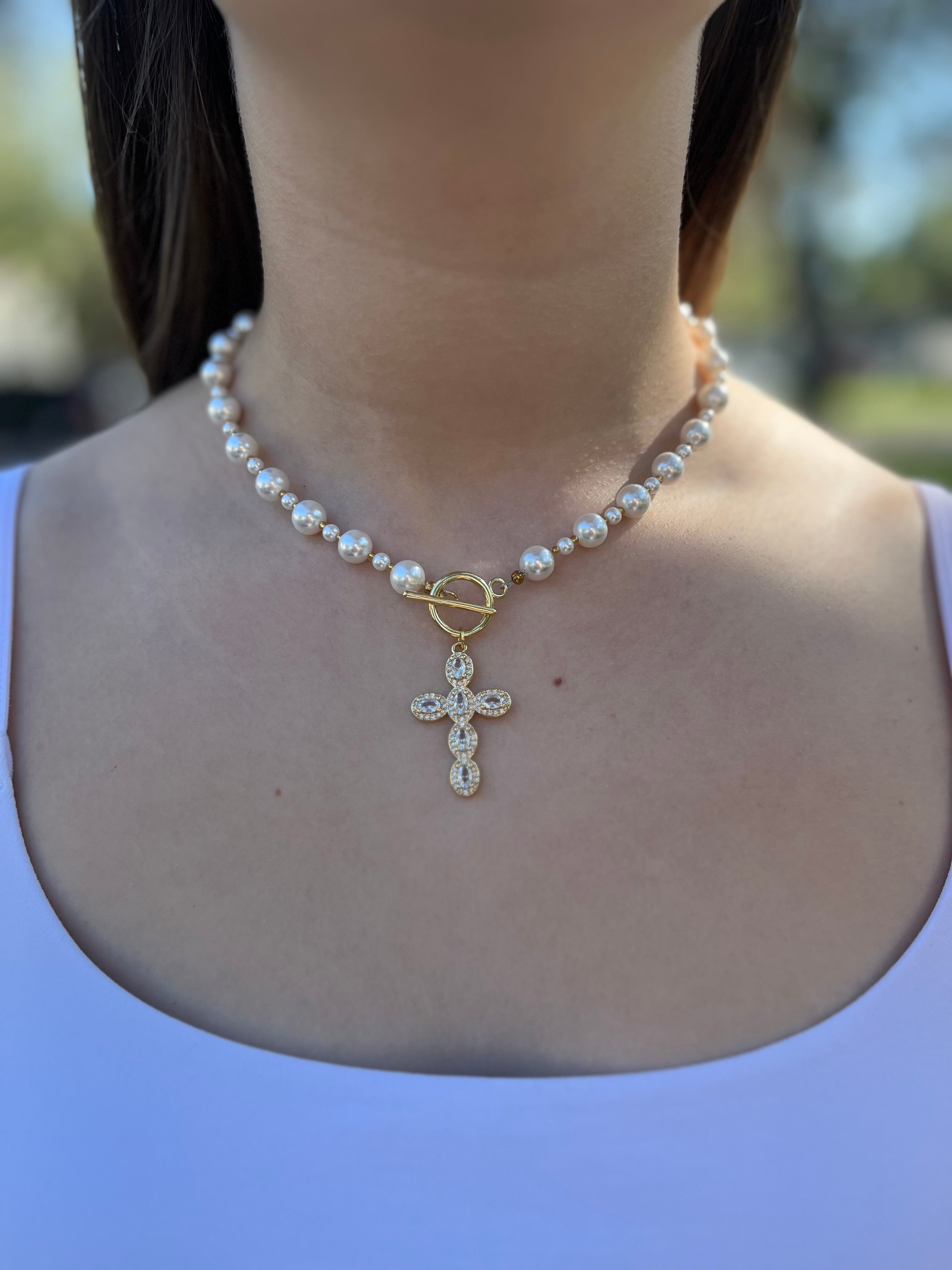 Shell Pearl Choker Necklace with Cross pendant: 18K Gold Plated