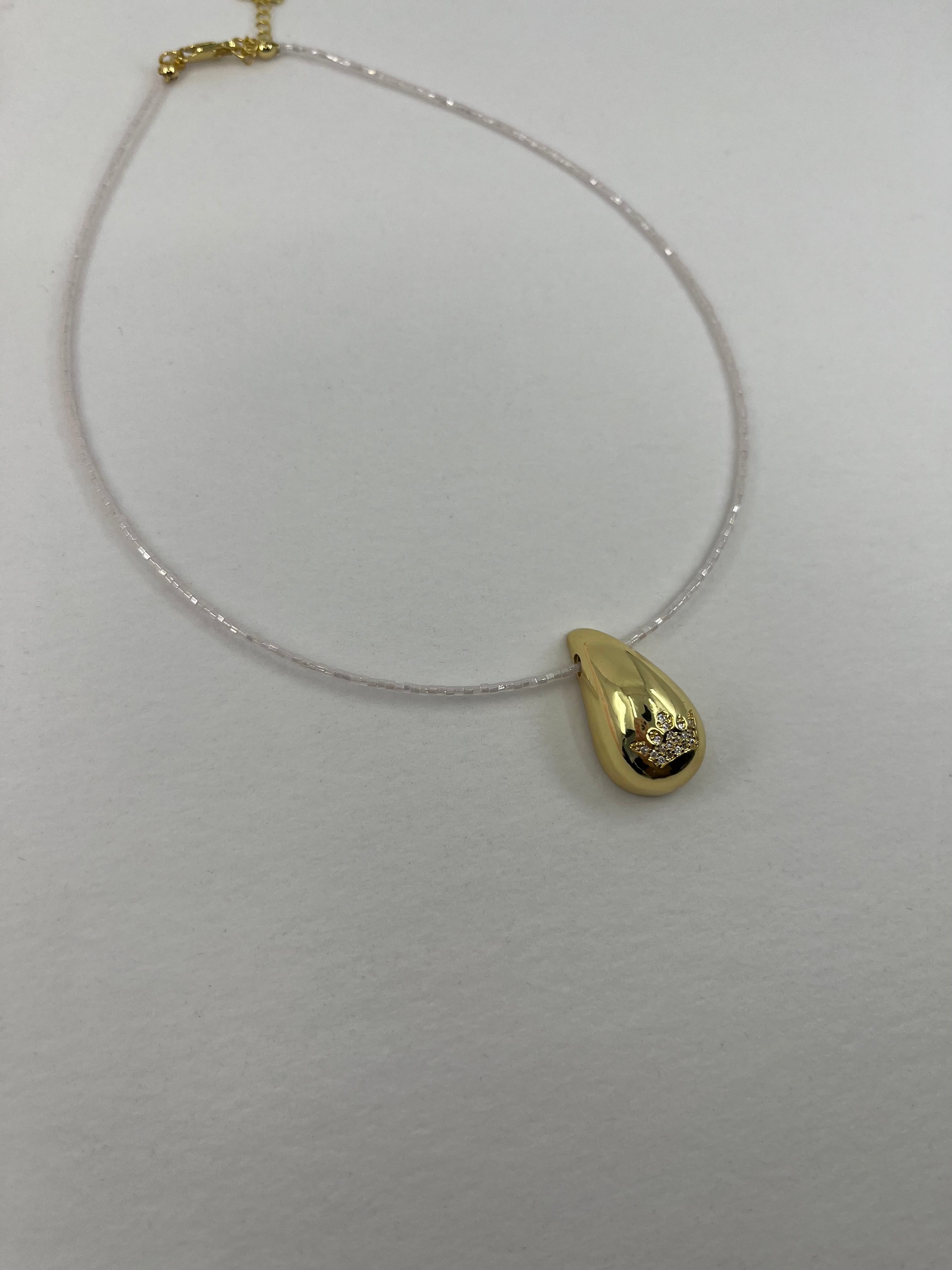 Beaded choker with gold teardrop crown pendants: 18K Gold Plated