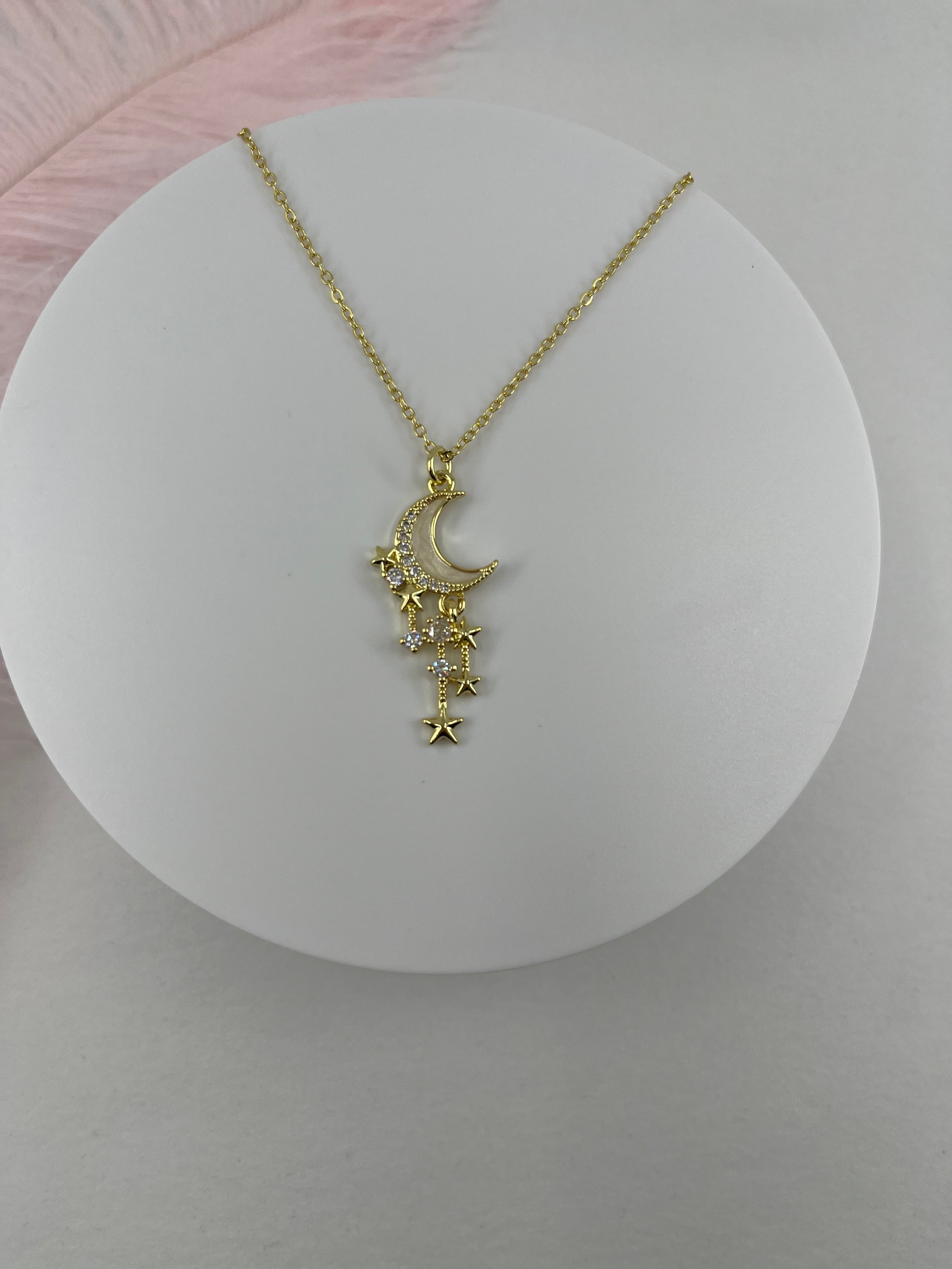 Choker necklace with zirconia moon star pendants: 18K Gold Plated