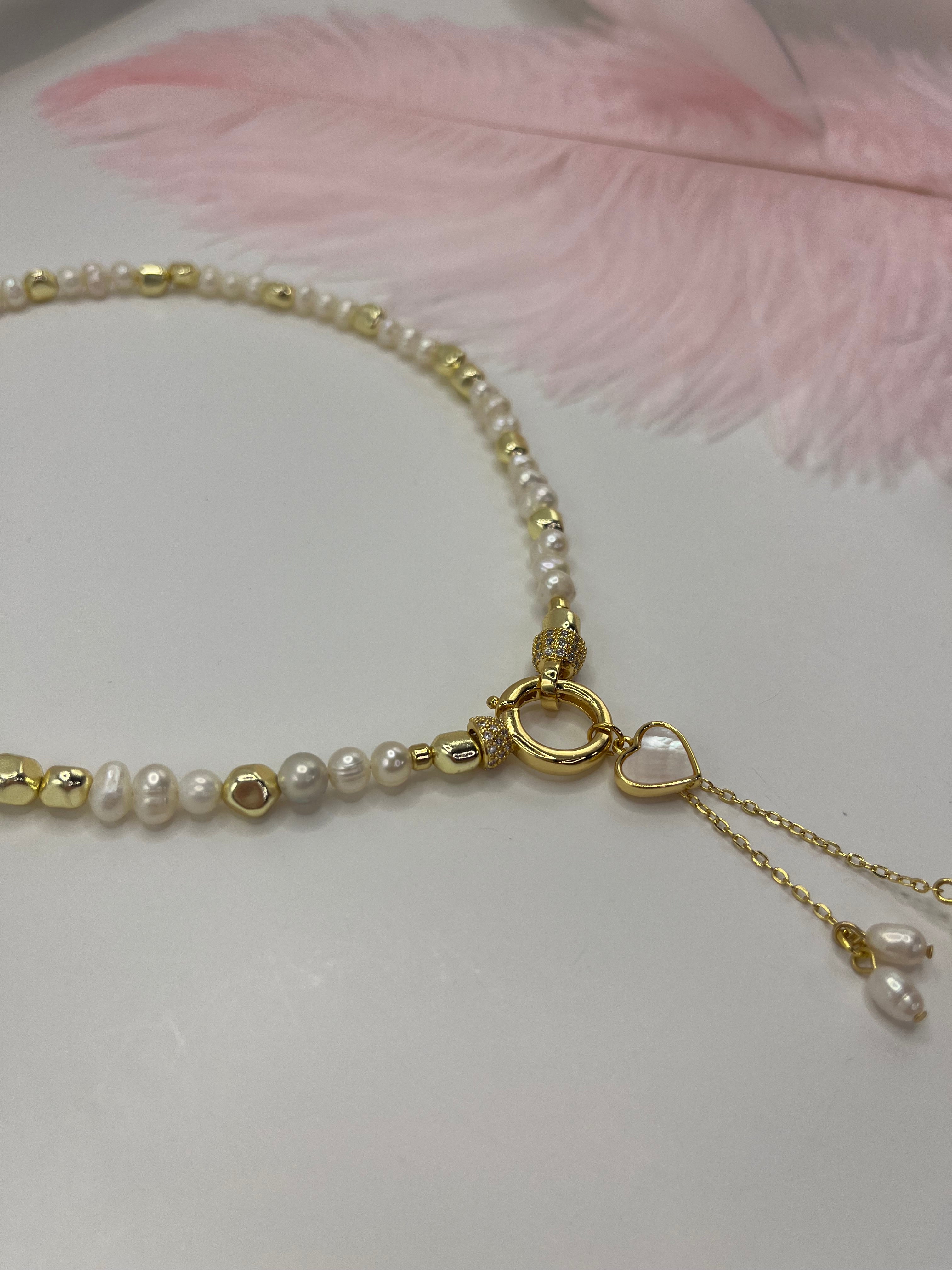 Freshwater Pearl Choker Necklace with heart pendant: 18K Gold Plated