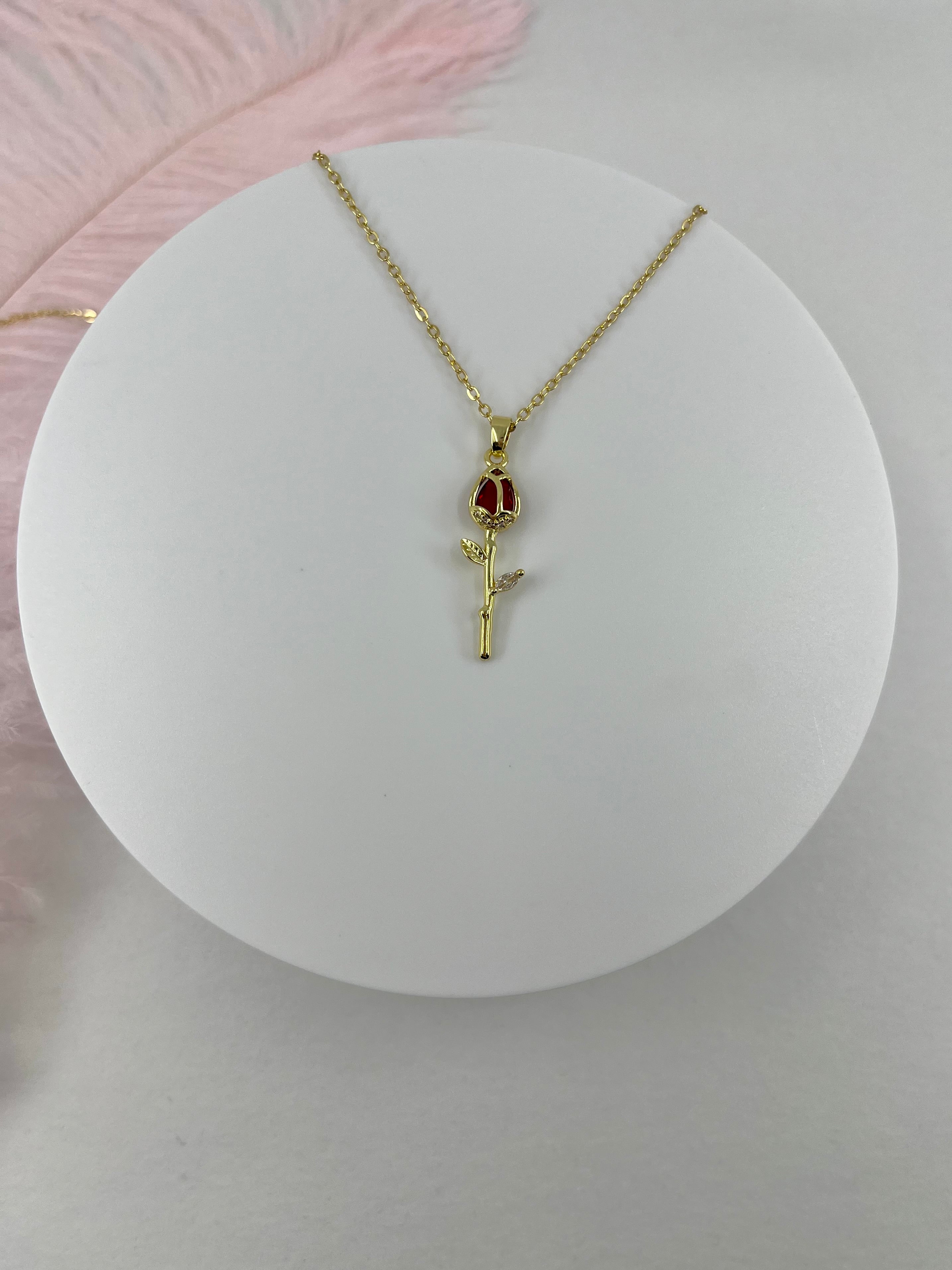 Choker necklace with gold zirconia rose pendants: 18K Gold Plated