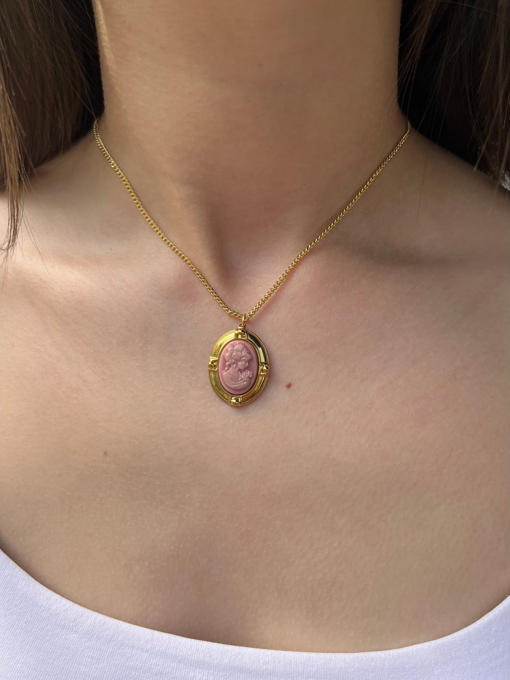 Victorian necklace with Cameo pendant: 18K Gold Plated