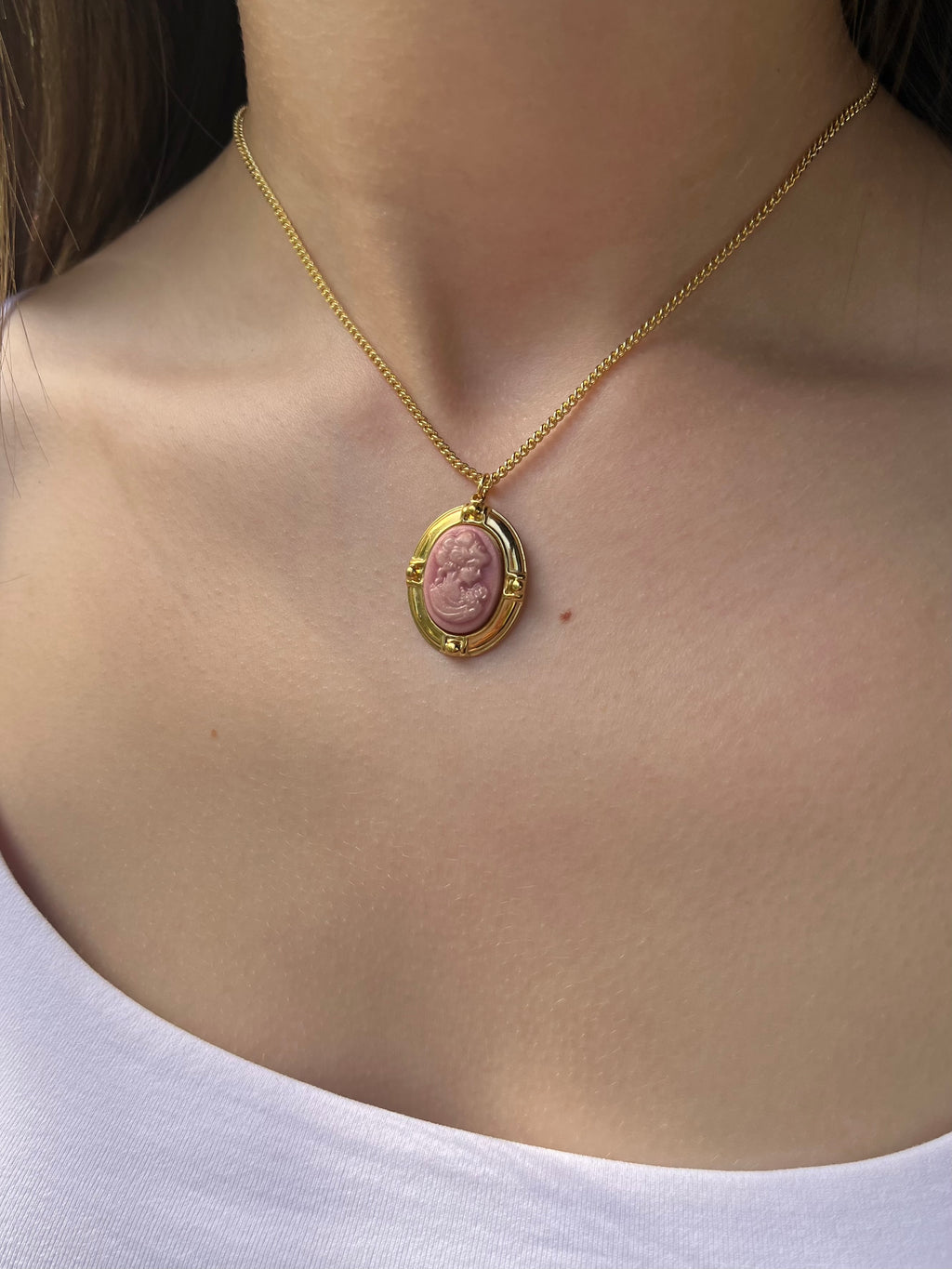 Victorian necklace with Cameo pendant: 18K Gold Plated