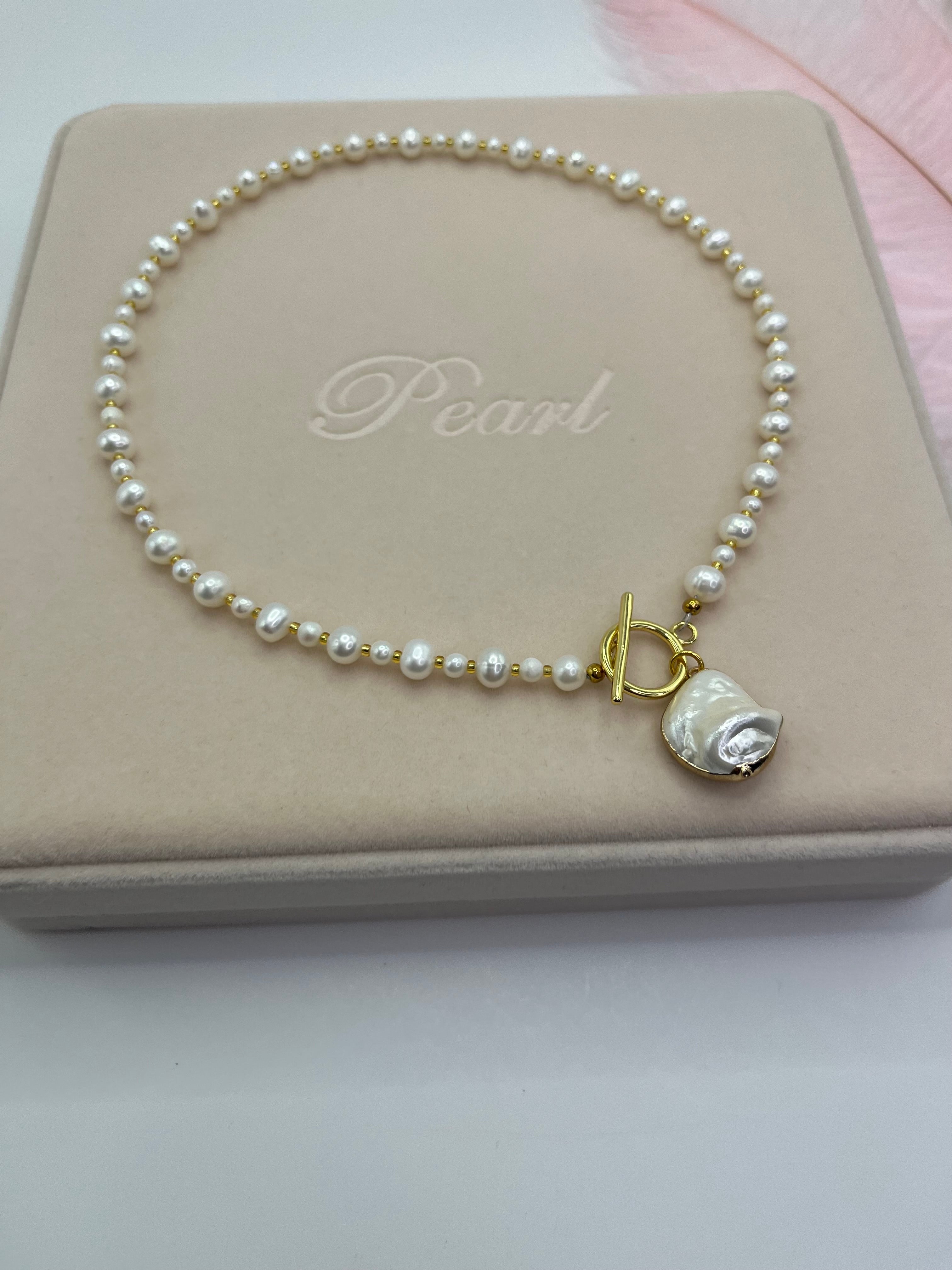 Pearl Choker Necklace with Shell pendant: 18K Gold Plated