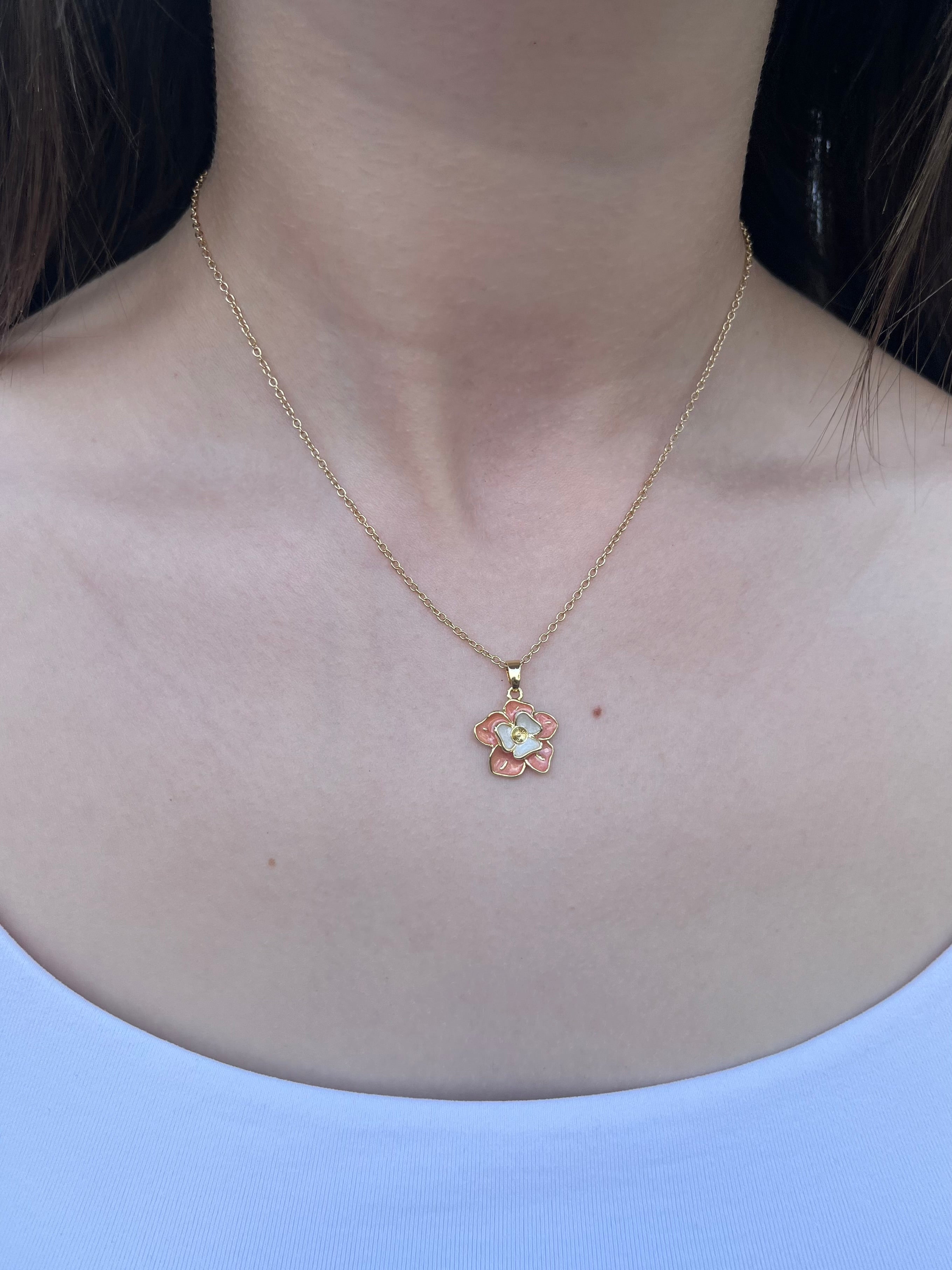 18K Gold Flower Enamel Pendant Necklace