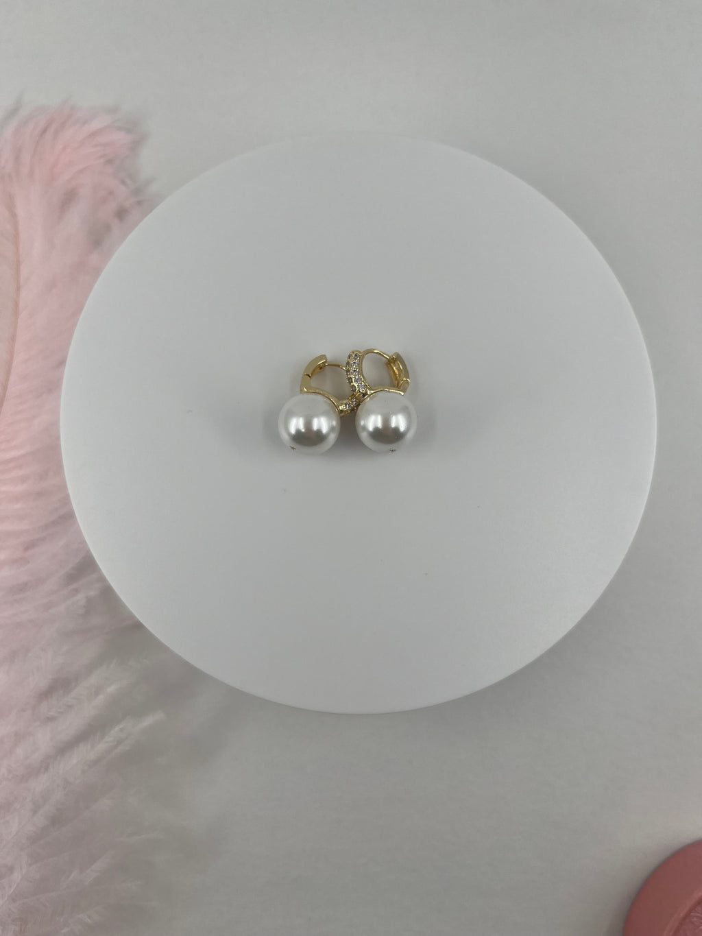 Natural Pearl Shell Gold Zirconia Earrings