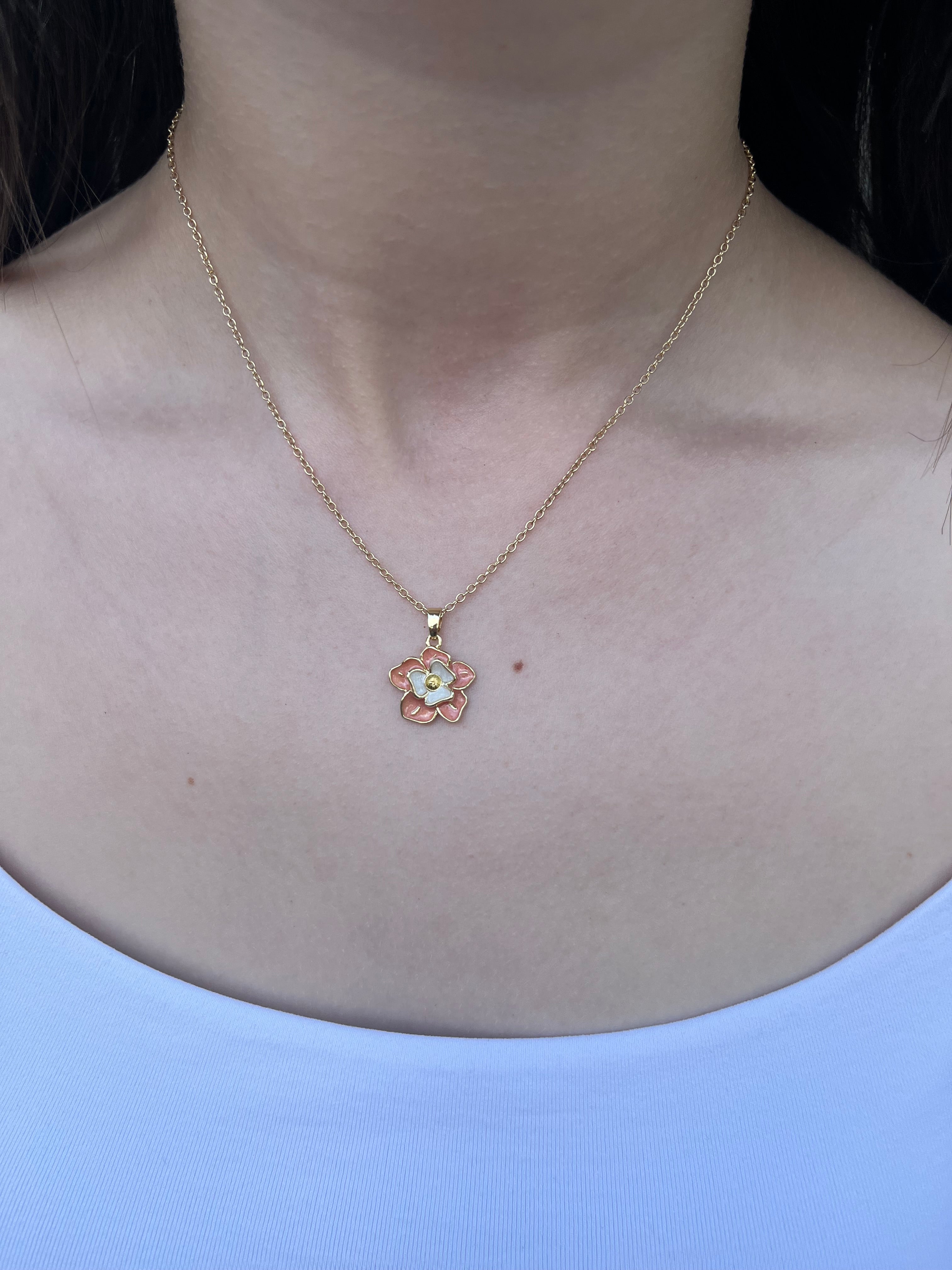 18K Gold Flower Enamel Pendant Necklace
