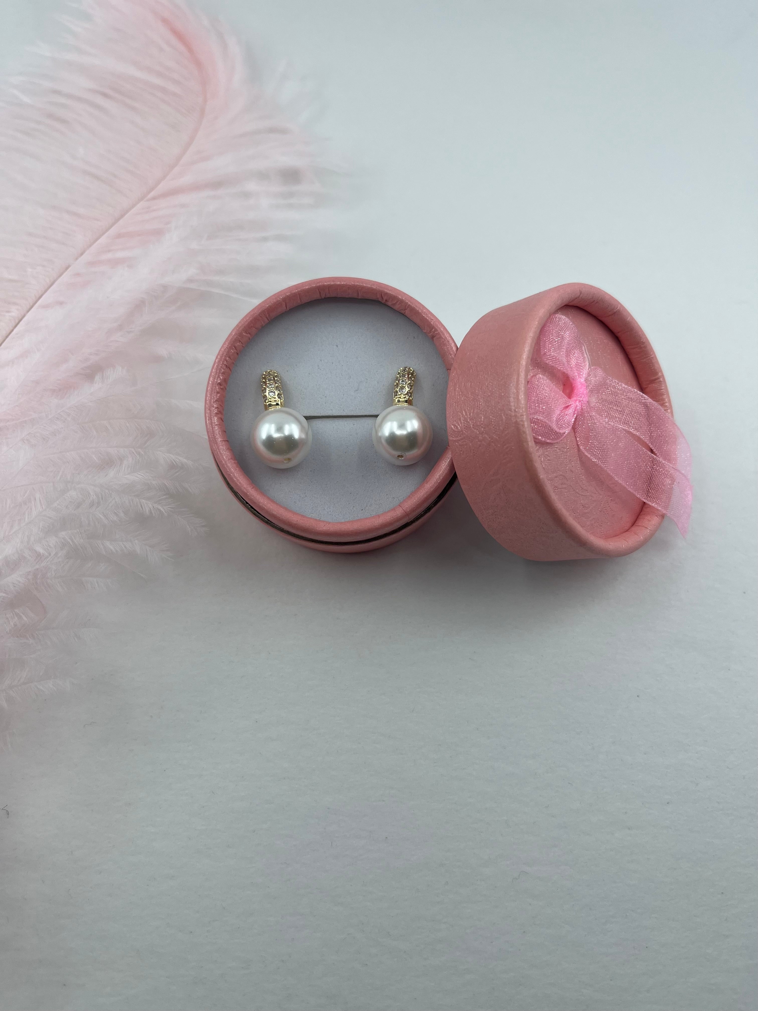Natural Pearl Shell Gold Zirconia Earrings