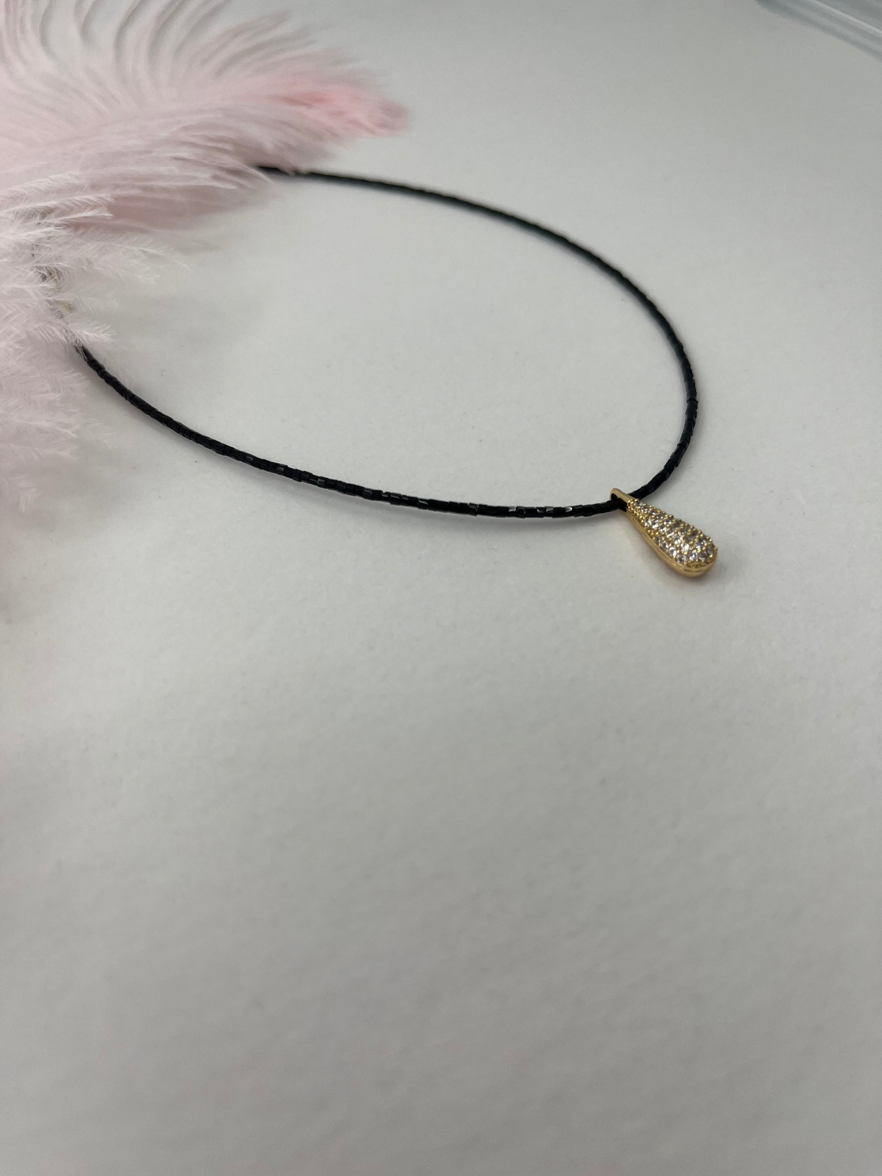 Beaded choker with zirconia teardrop pendants: 18K Gold Plated