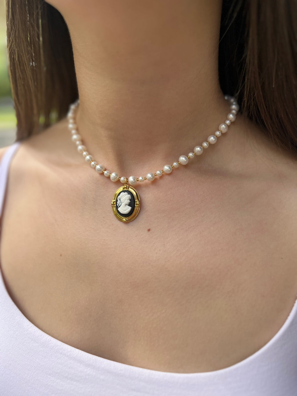Pearl Necklace with cameo pendant: 18K Gold Plated