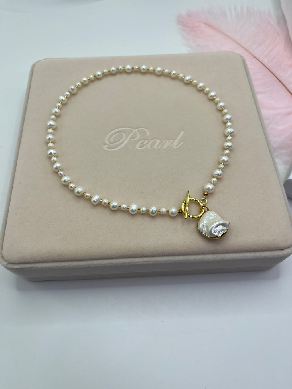 Pearl Choker Necklace with Shell pendant: 18K Gold Plated