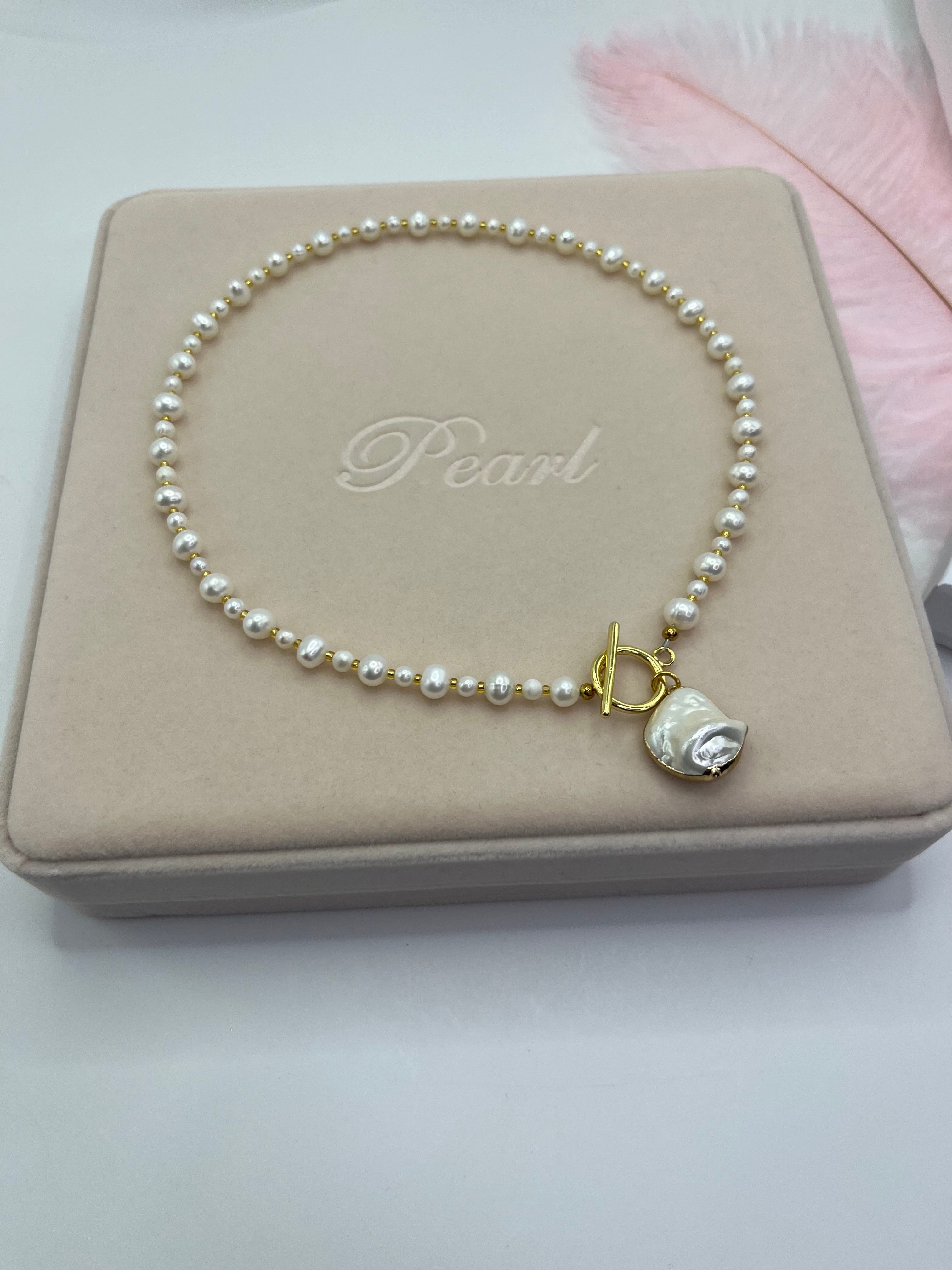 Pearl Choker Necklace with Shell pendant: 18K Gold Plated
