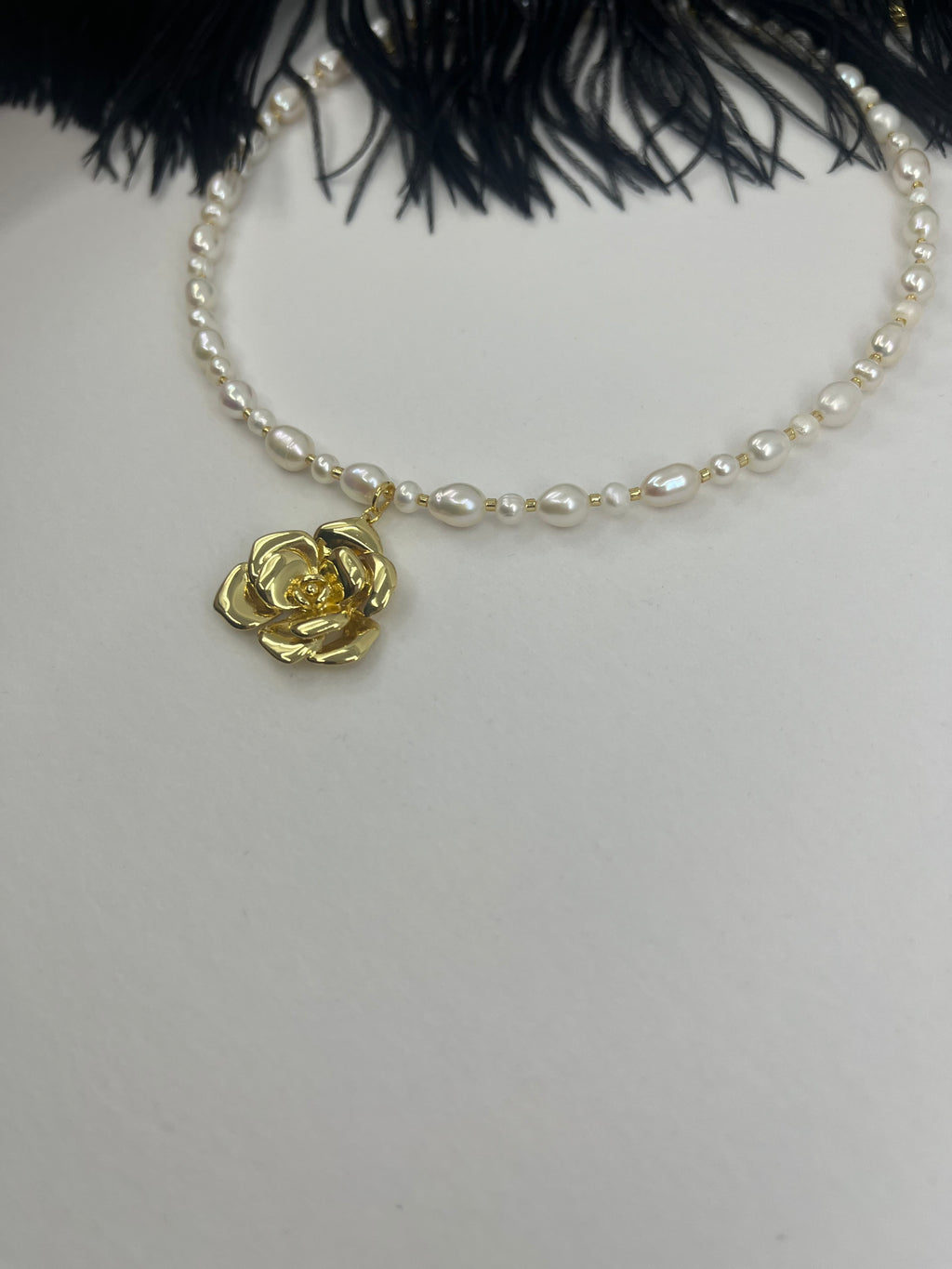 Pearl Necklace with rose pendant: 18K Gold Plated