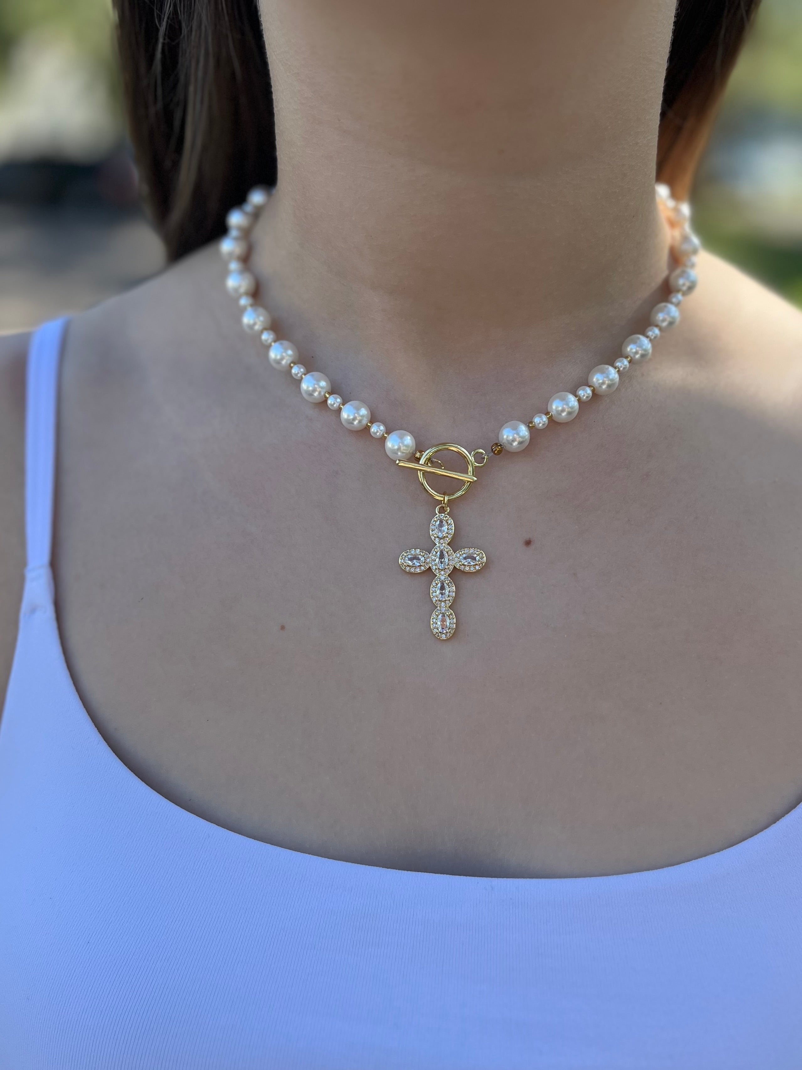 Shell Pearl Choker Necklace with Cross pendant: 18K Gold Plated