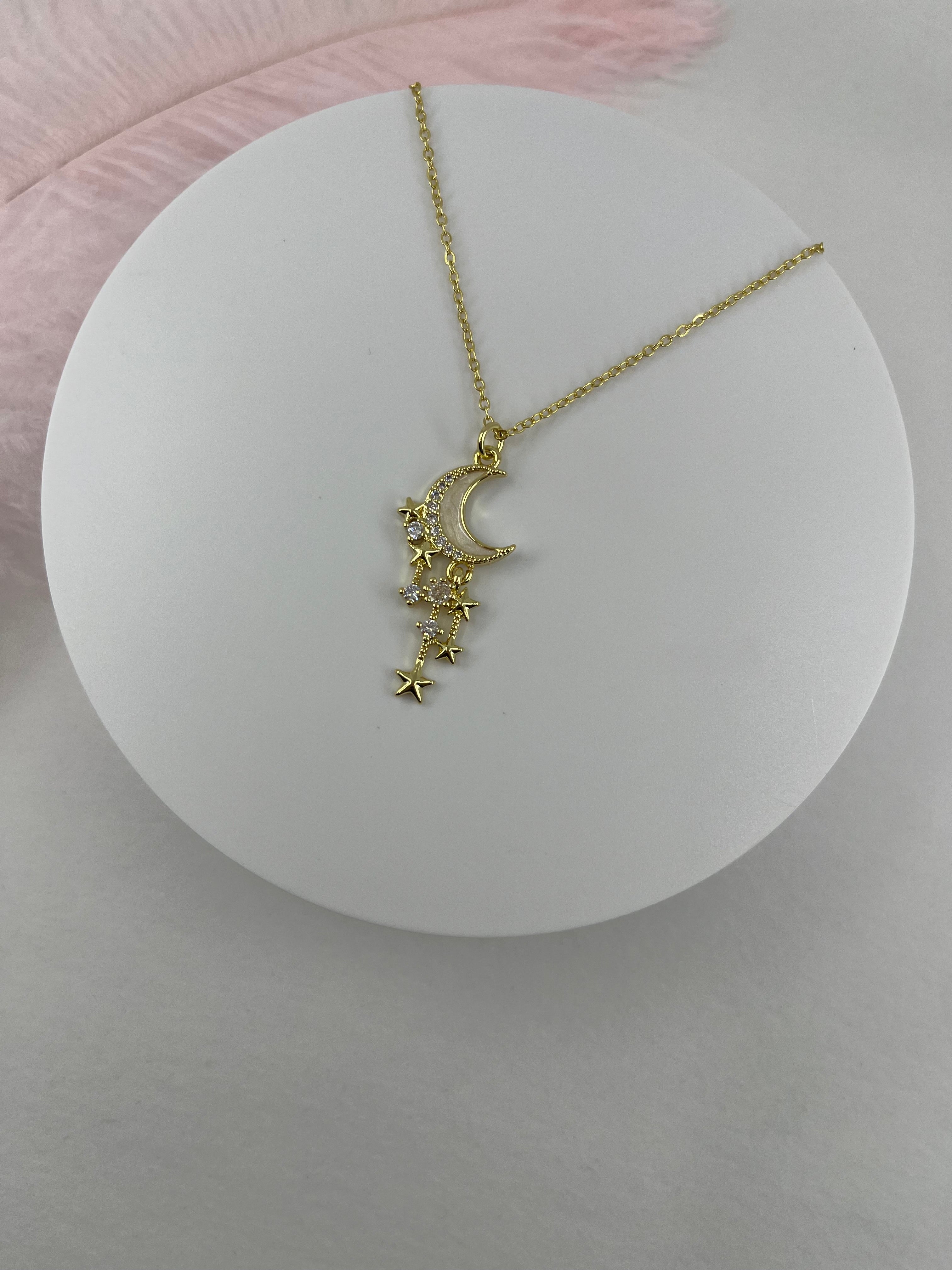 Choker necklace with zirconia moon star pendants: 18K Gold Plated