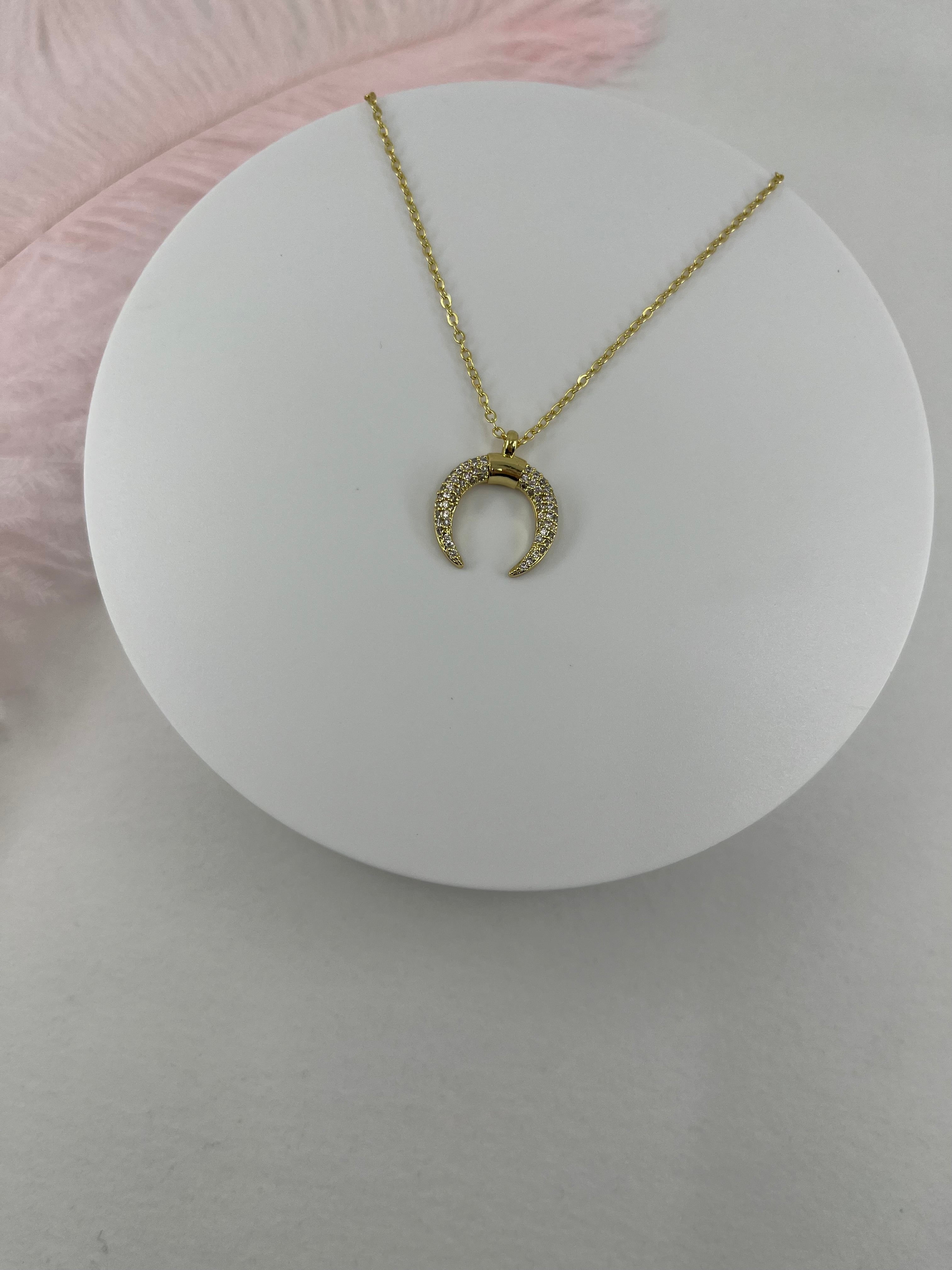 Choker necklace with zirconia moon pendants: 18K Gold Plated