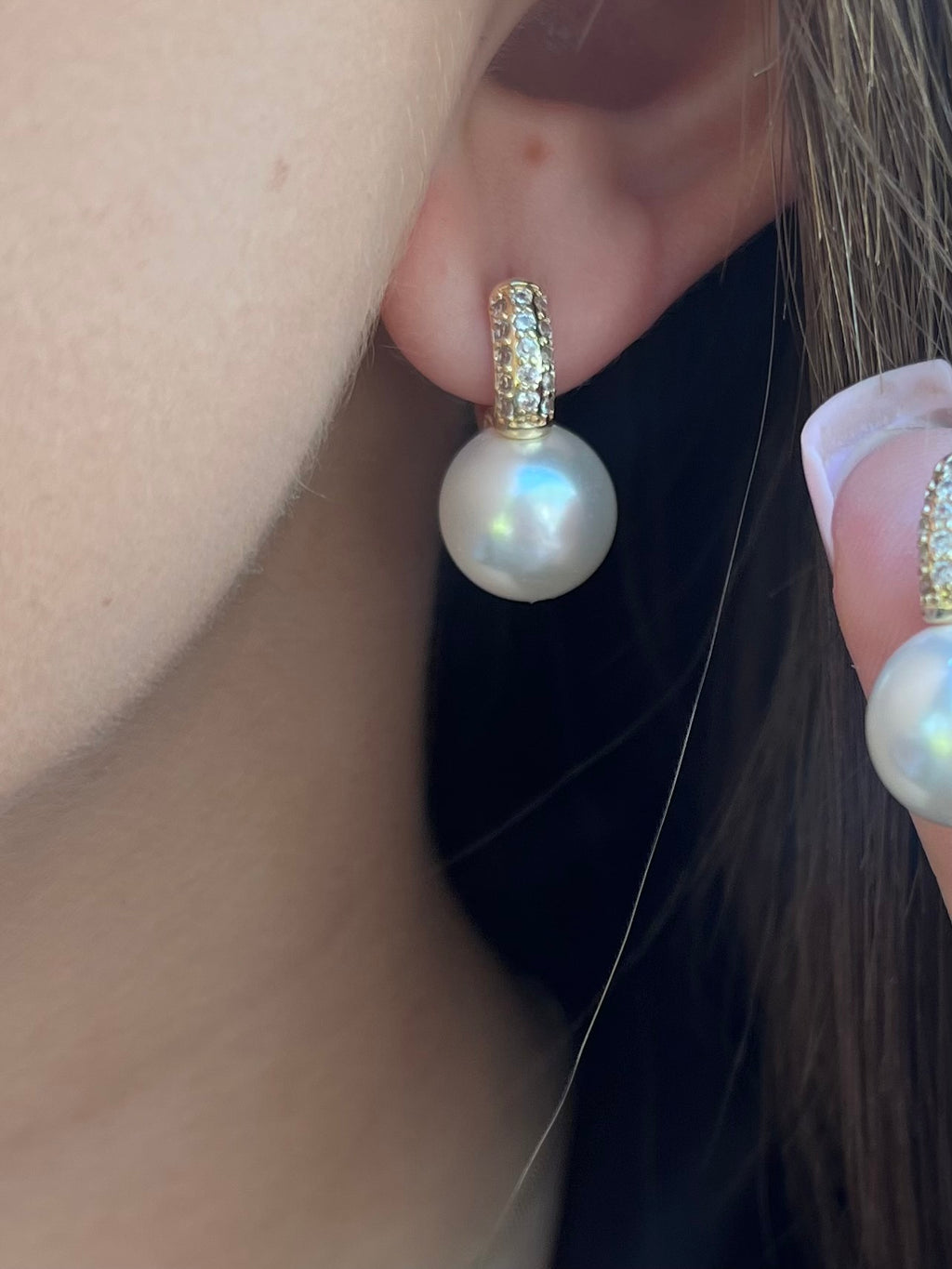 Natural Pearl Shell Gold Zirconia Earrings