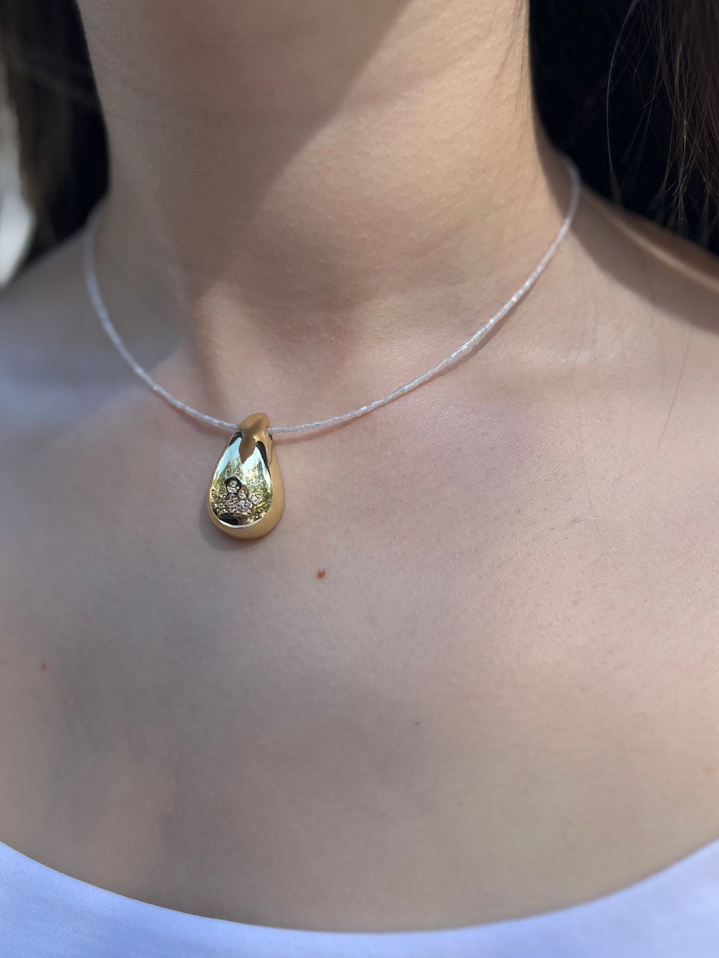 Beaded choker with gold teardrop crown pendants: 18K Gold Plated