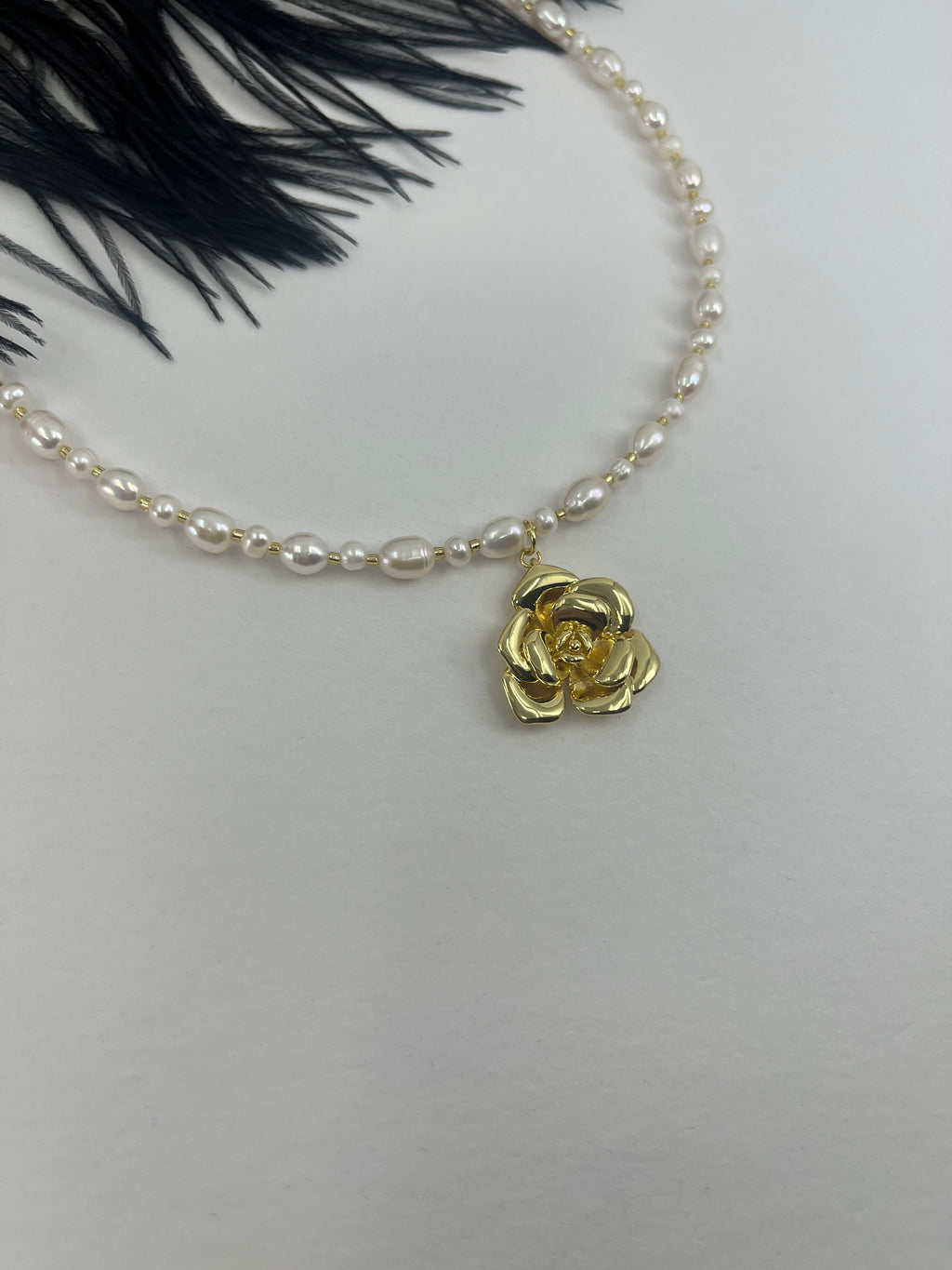 Pearl Necklace with rose pendant: 18K Gold Plated