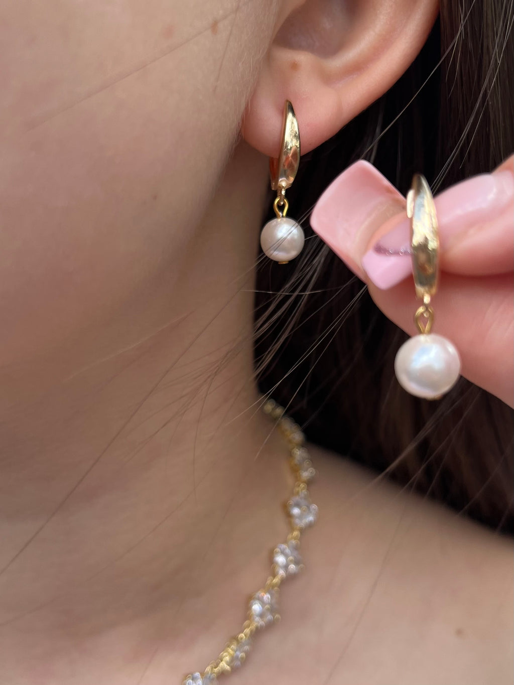 Asymmetrical Pearl Necklace with earrings : 18K Gold Plated