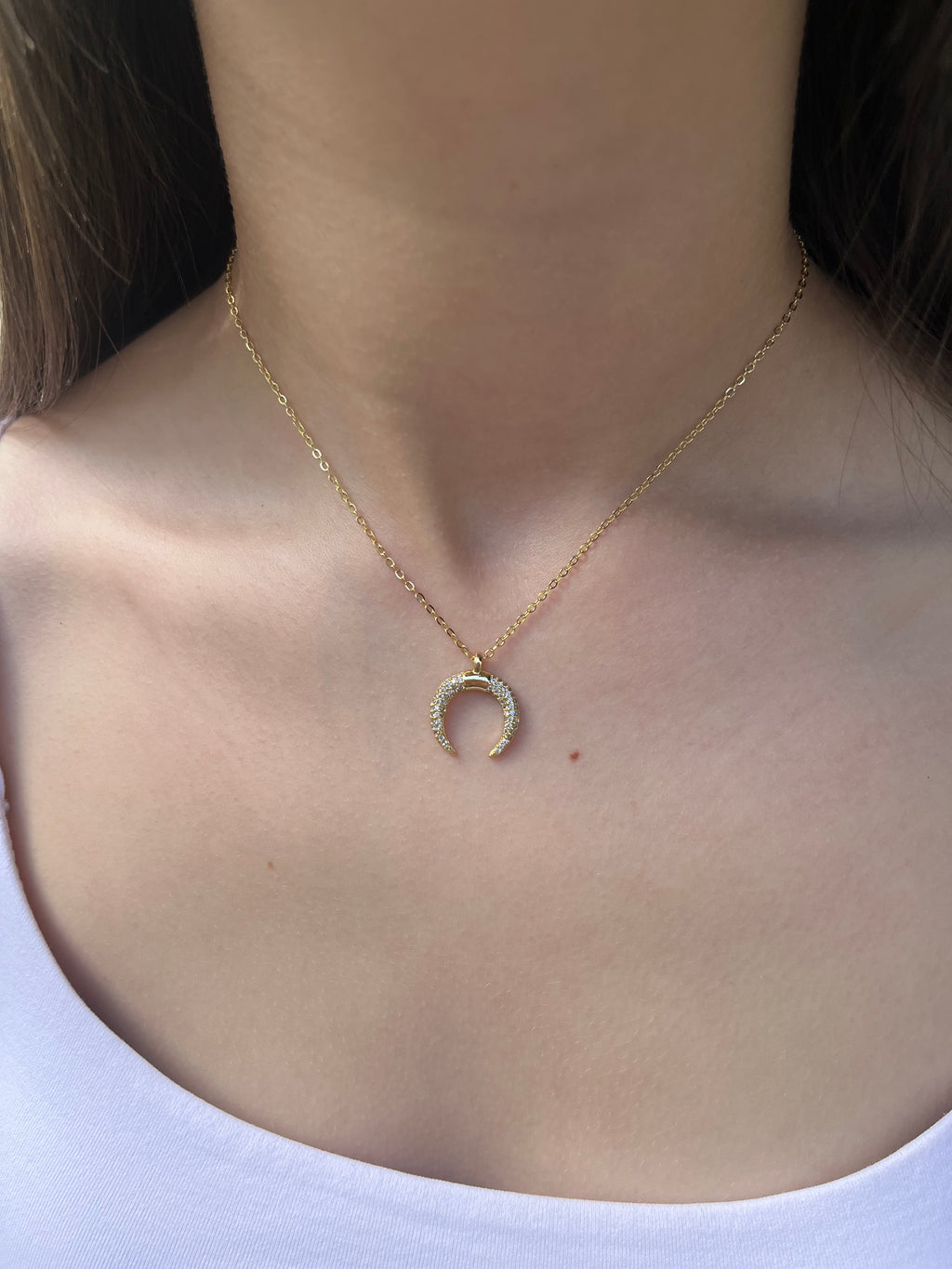 Choker necklace with zirconia moon pendants: 18K Gold Plated
