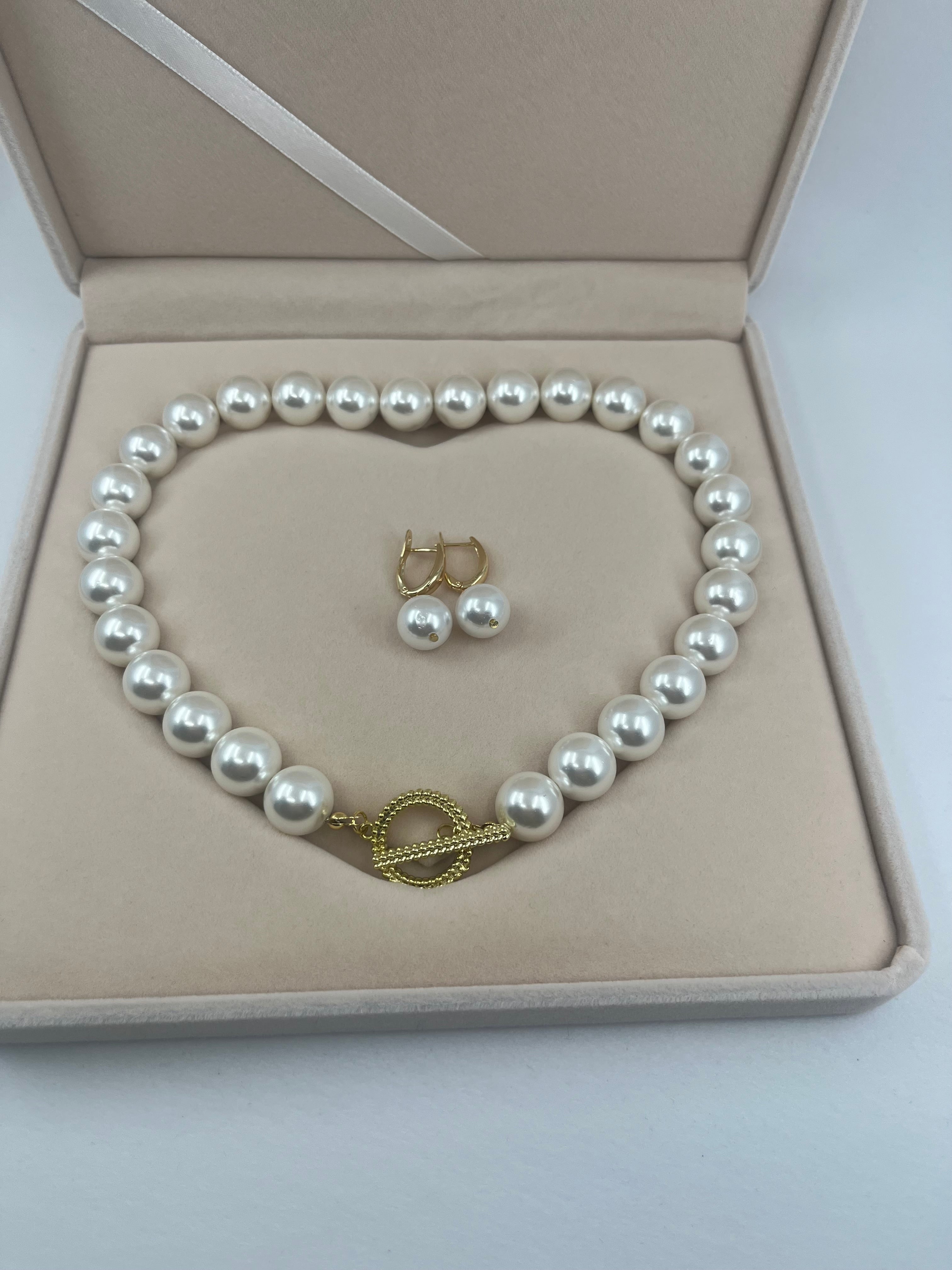 Shell Pearl Necklace and earrings, 18K Gold Plated Clasp