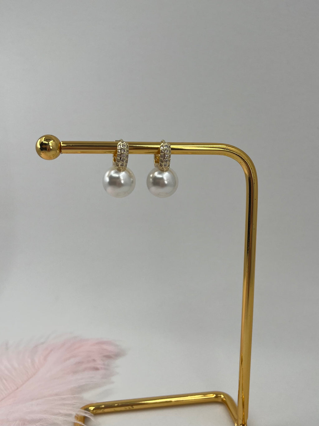 Natural Pearl Shell Gold Zirconia Earrings