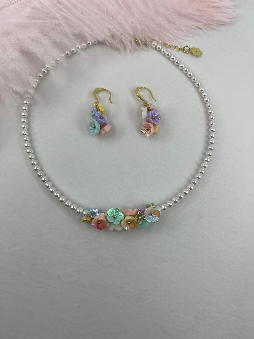 Pearl Flowers Choker Necklace with earrings : 18K Gold Plated