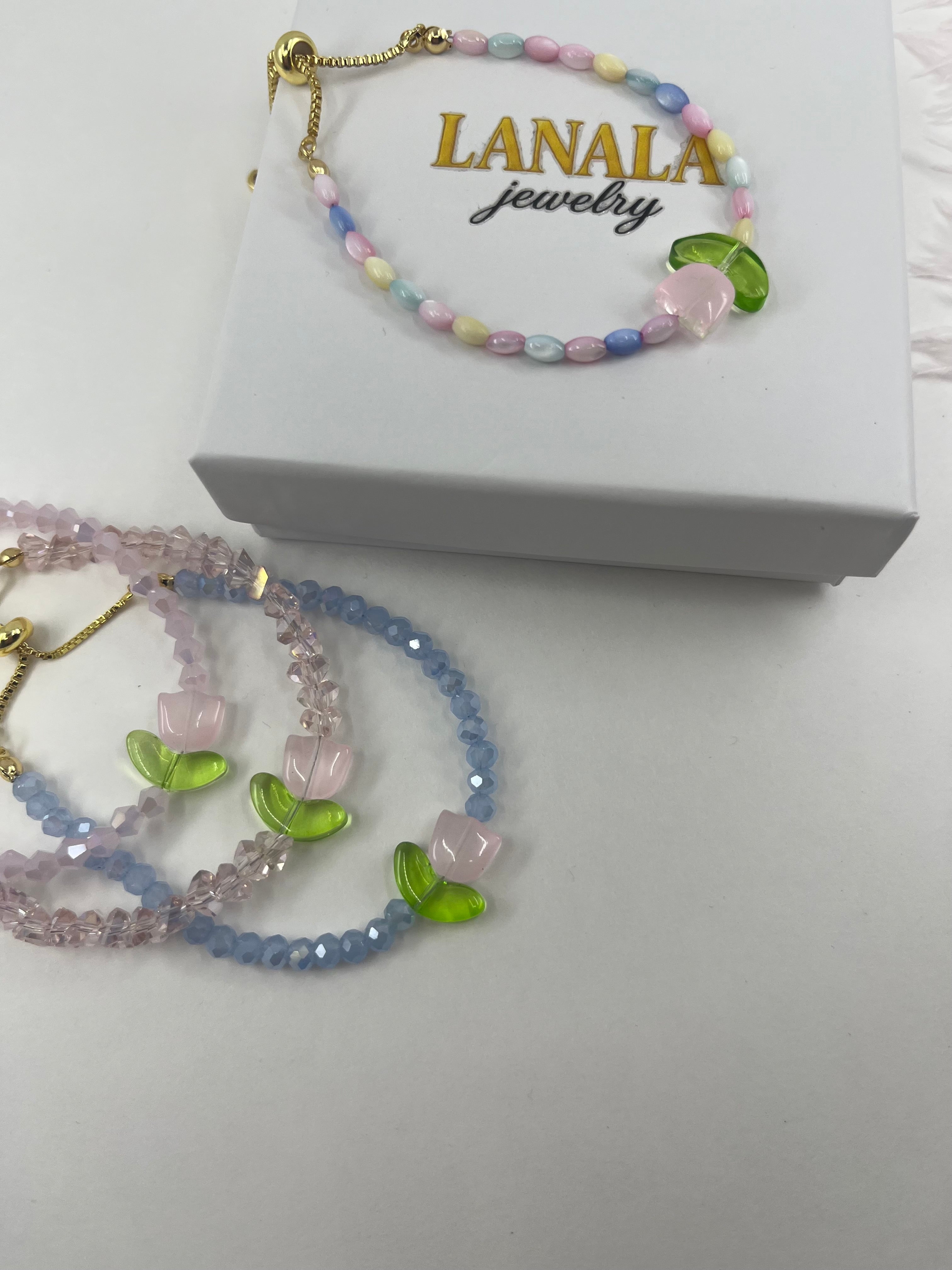 Beaded Bracelet with Flowers, 18K Gold Plated slider