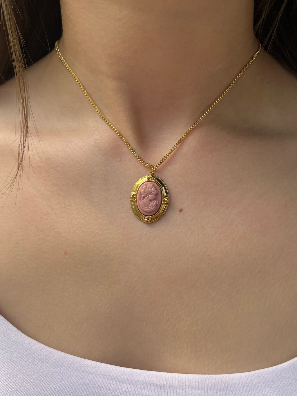 Victorian necklace with Cameo pendant: 18K Gold Plated