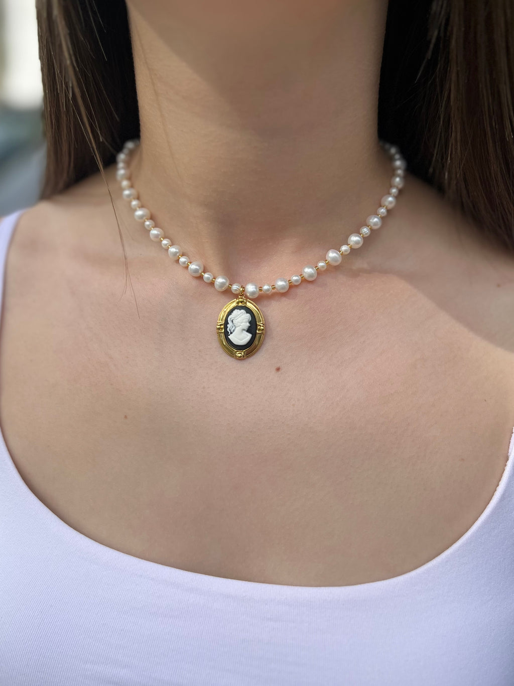 Pearl Necklace with cameo pendant: 18K Gold Plated