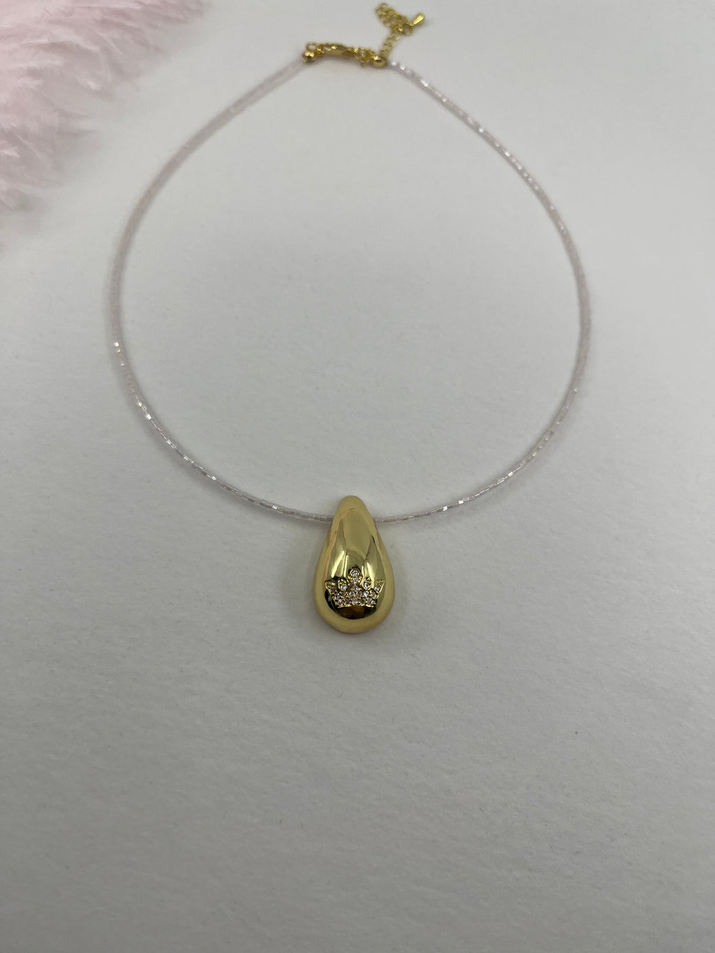 Beaded choker with gold teardrop crown pendants: 18K Gold Plated