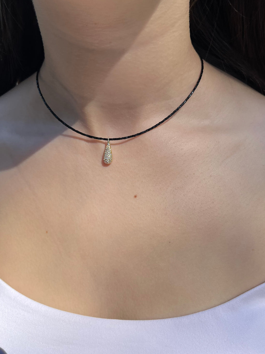 Beaded choker with zirconia teardrop pendants: 18K Gold Plated