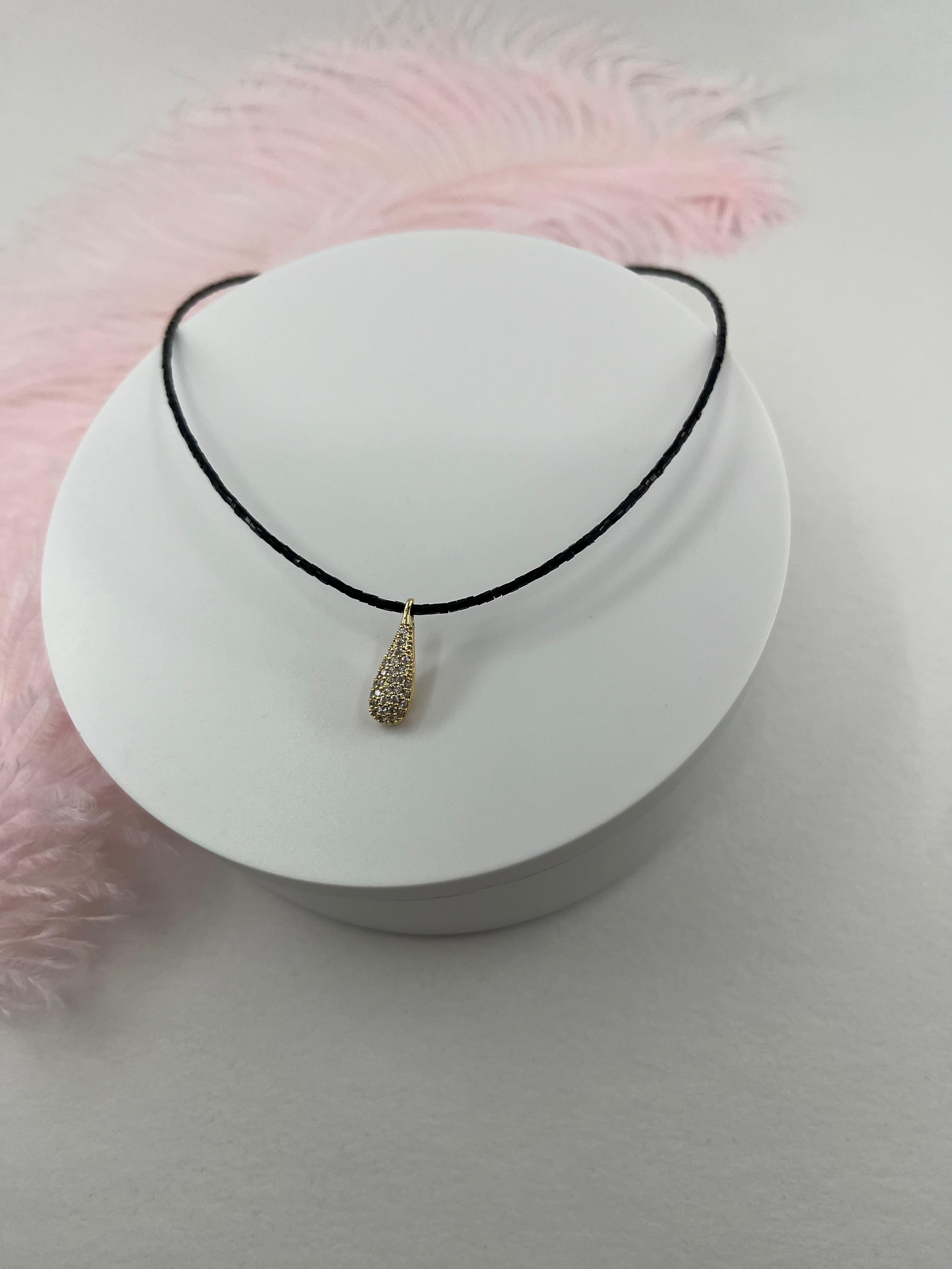 Beaded choker with zirconia teardrop pendants: 18K Gold Plated