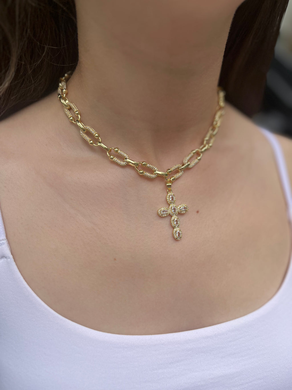 Zirconia chain necklace with cross pendant