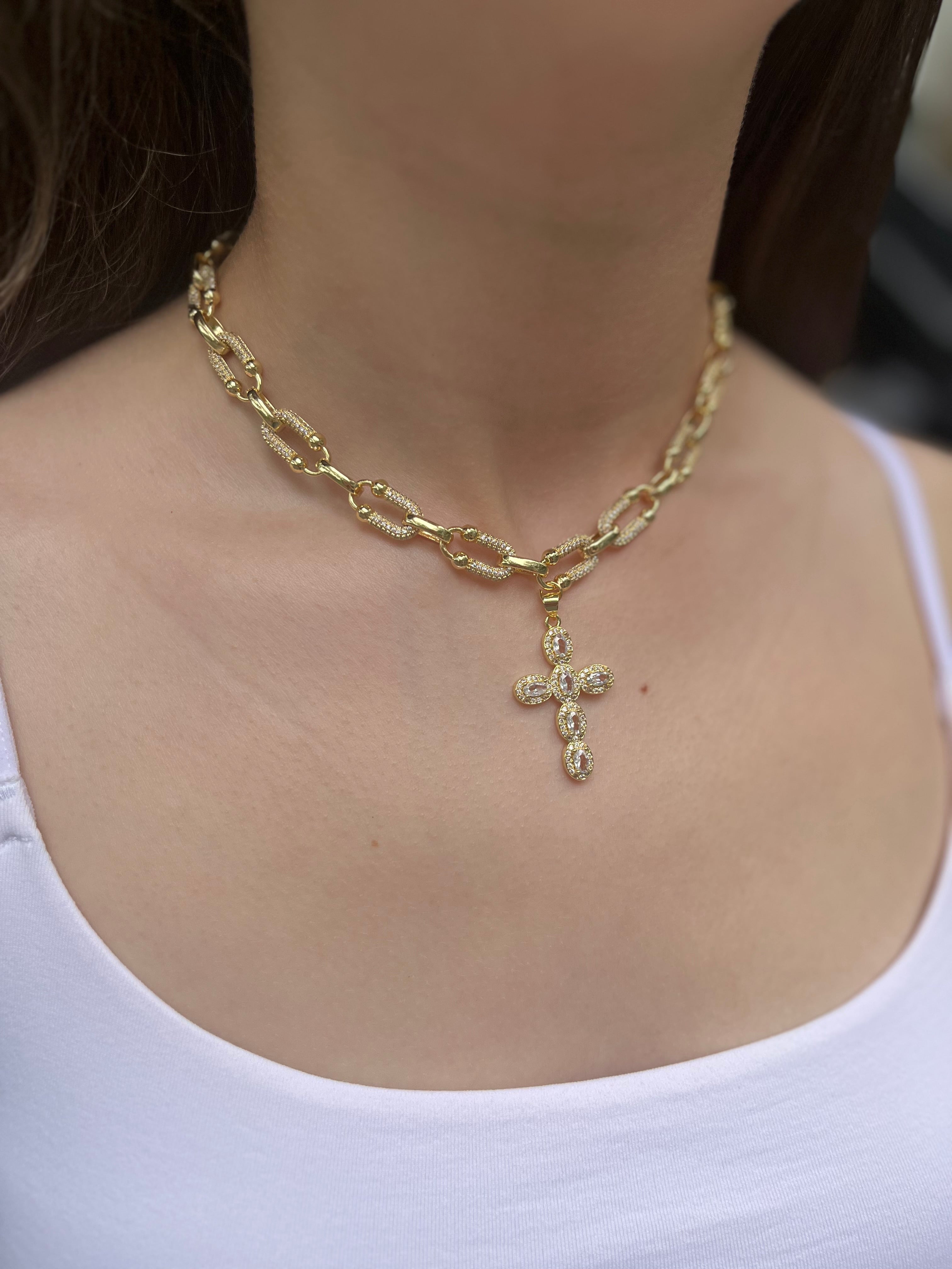 Zirconia chain necklace with cross pendant