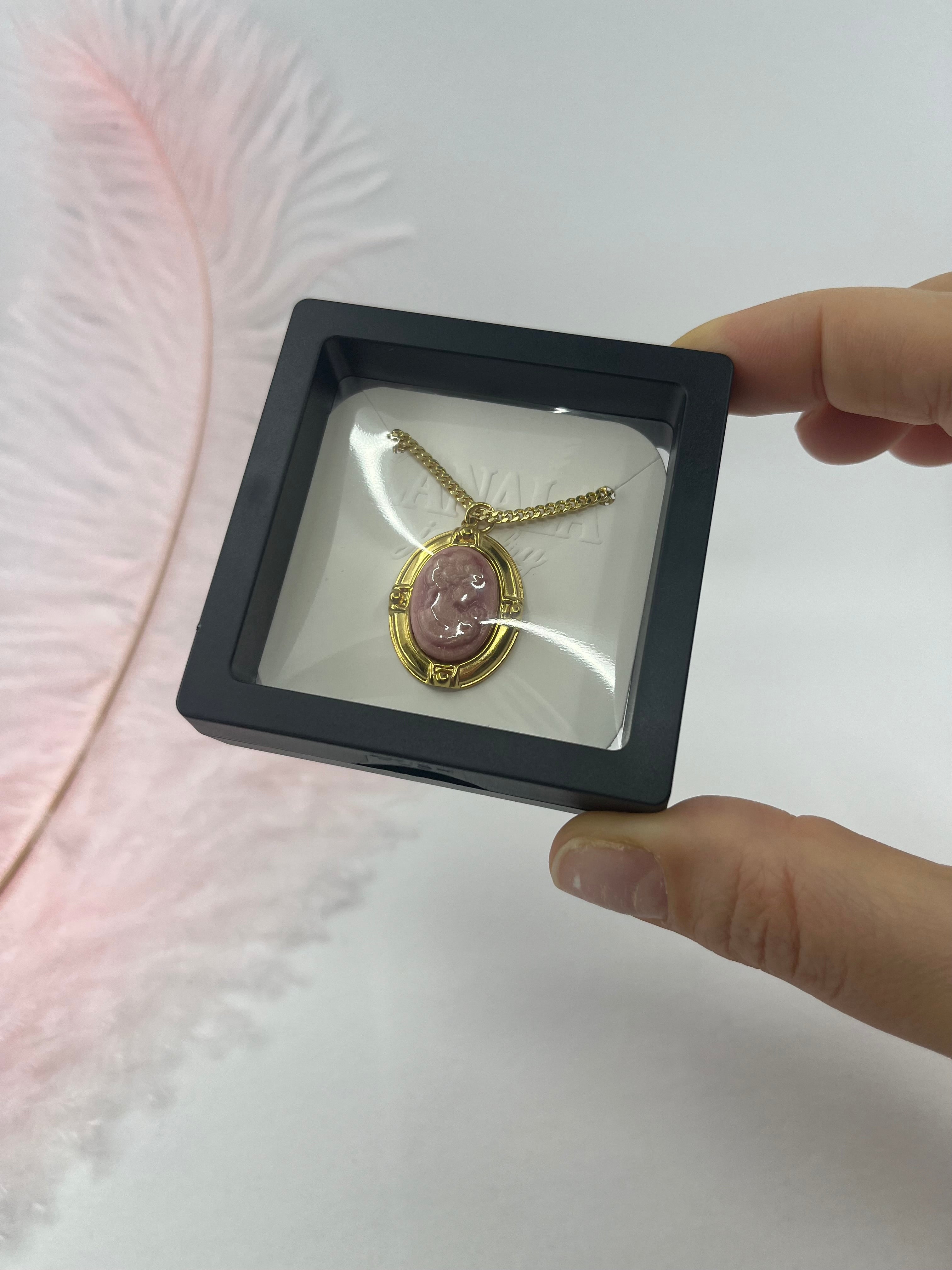 Victorian necklace with Cameo pendant: 18K Gold Plated