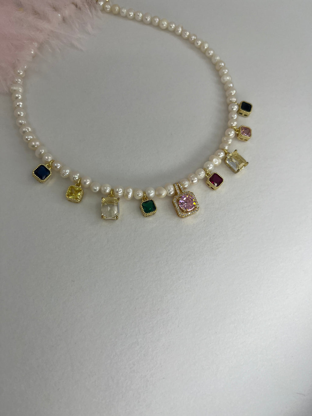Pearl Necklace with zirconia pendants: 18K Gold Plated
