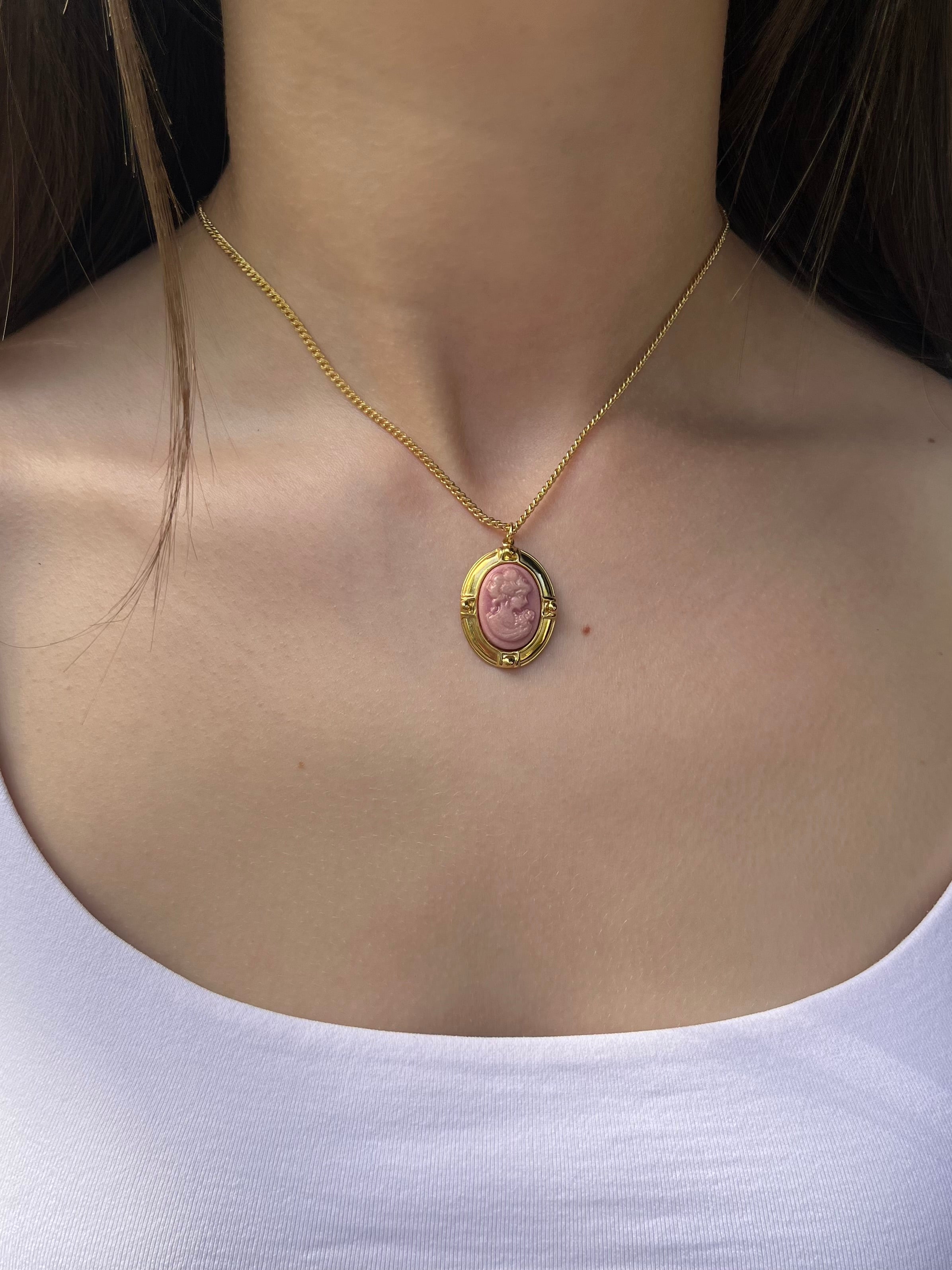 Victorian necklace with Cameo pendant: 18K Gold Plated