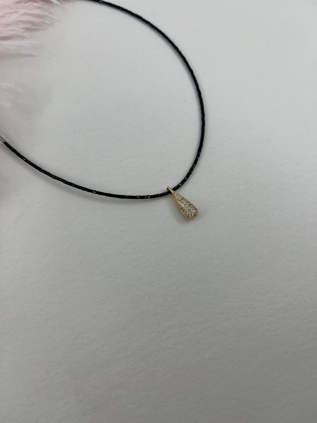 Beaded choker with zirconia teardrop pendants: 18K Gold Plated
