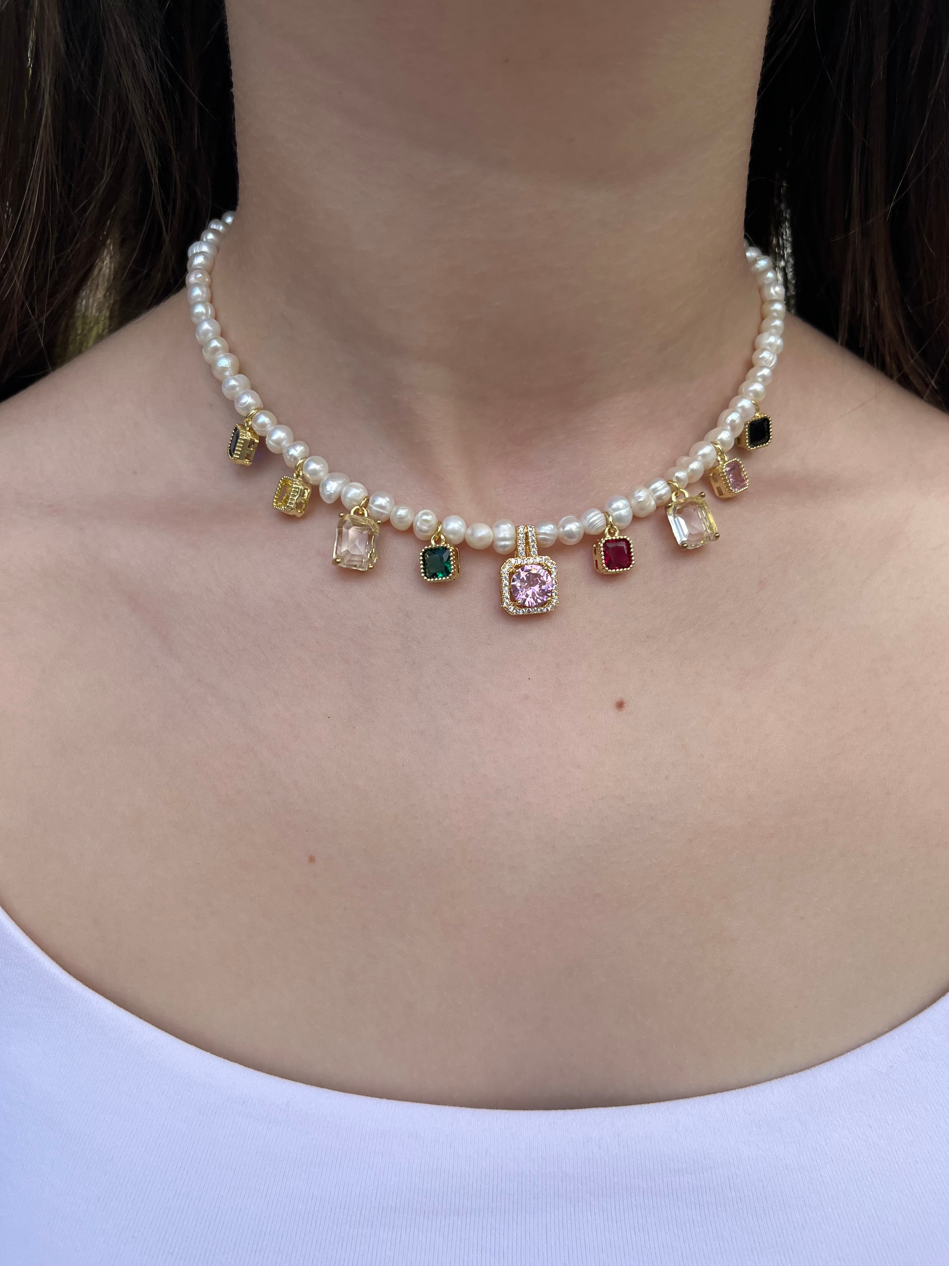 Pearl Necklace with zirconia pendants: 18K Gold Plated