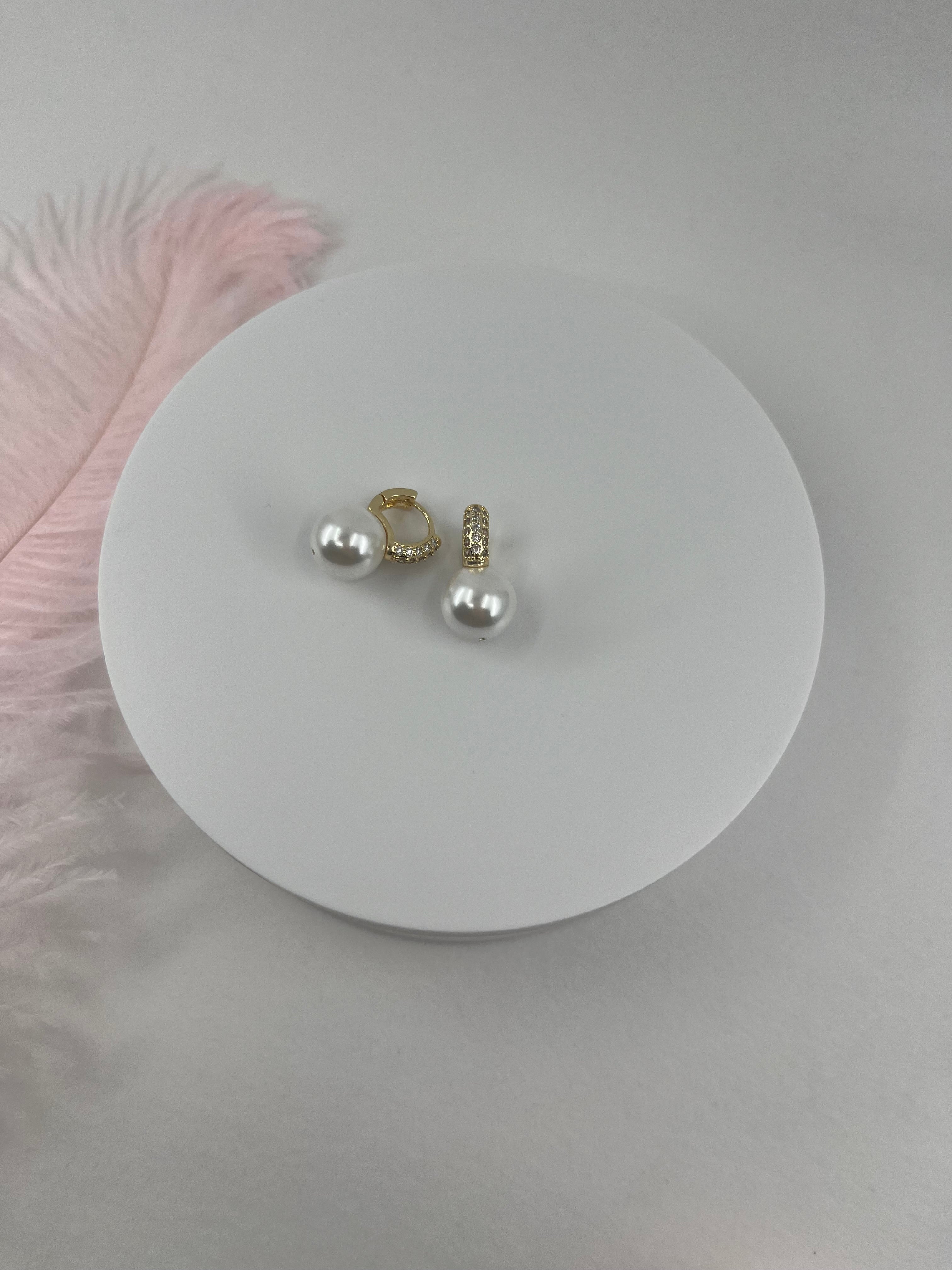 Natural Pearl Shell Gold Zirconia Earrings