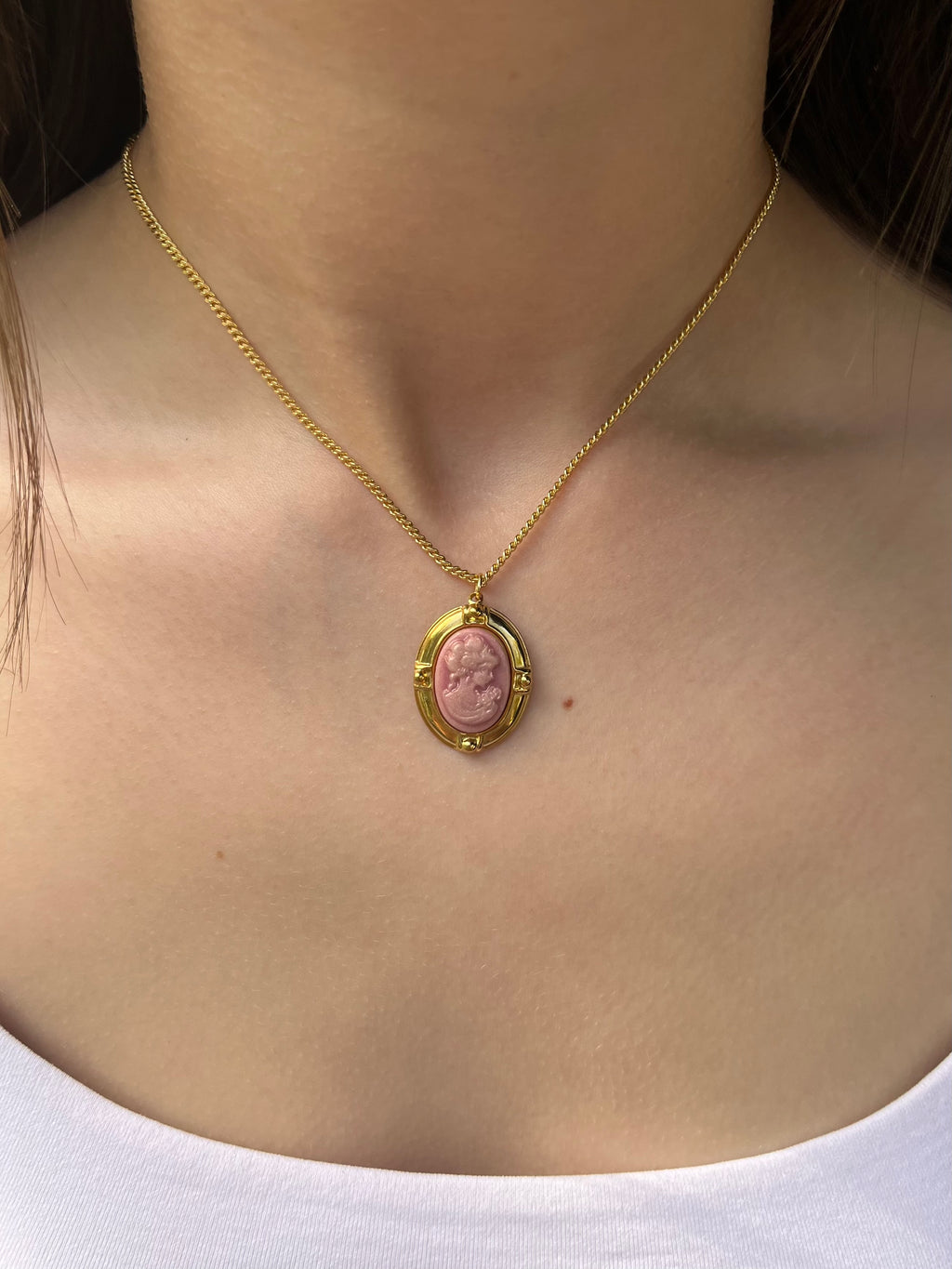 Victorian necklace with Cameo pendant: 18K Gold Plated