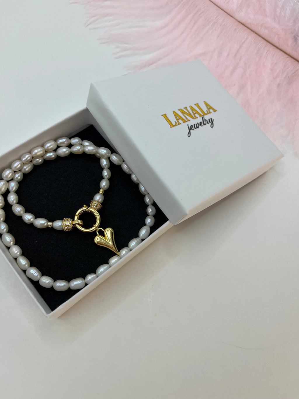 Freshwater Pearl Choker Necklace with heart pendant: 18K Gold Plated, Vintage Style.