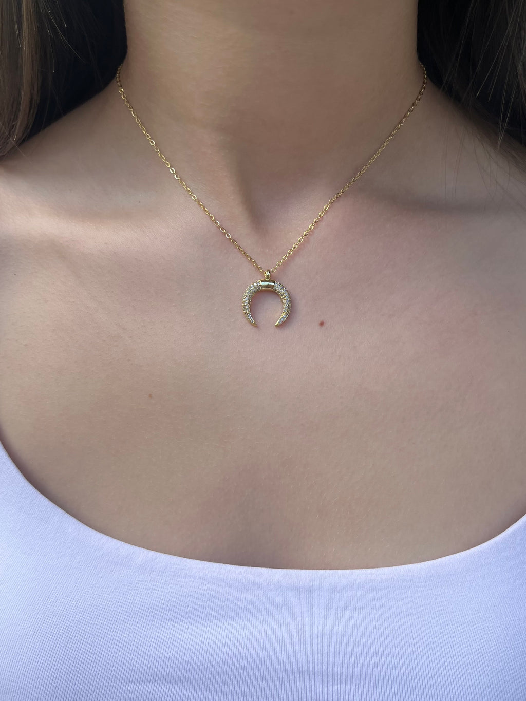 Choker necklace with zirconia moon pendants: 18K Gold Plated