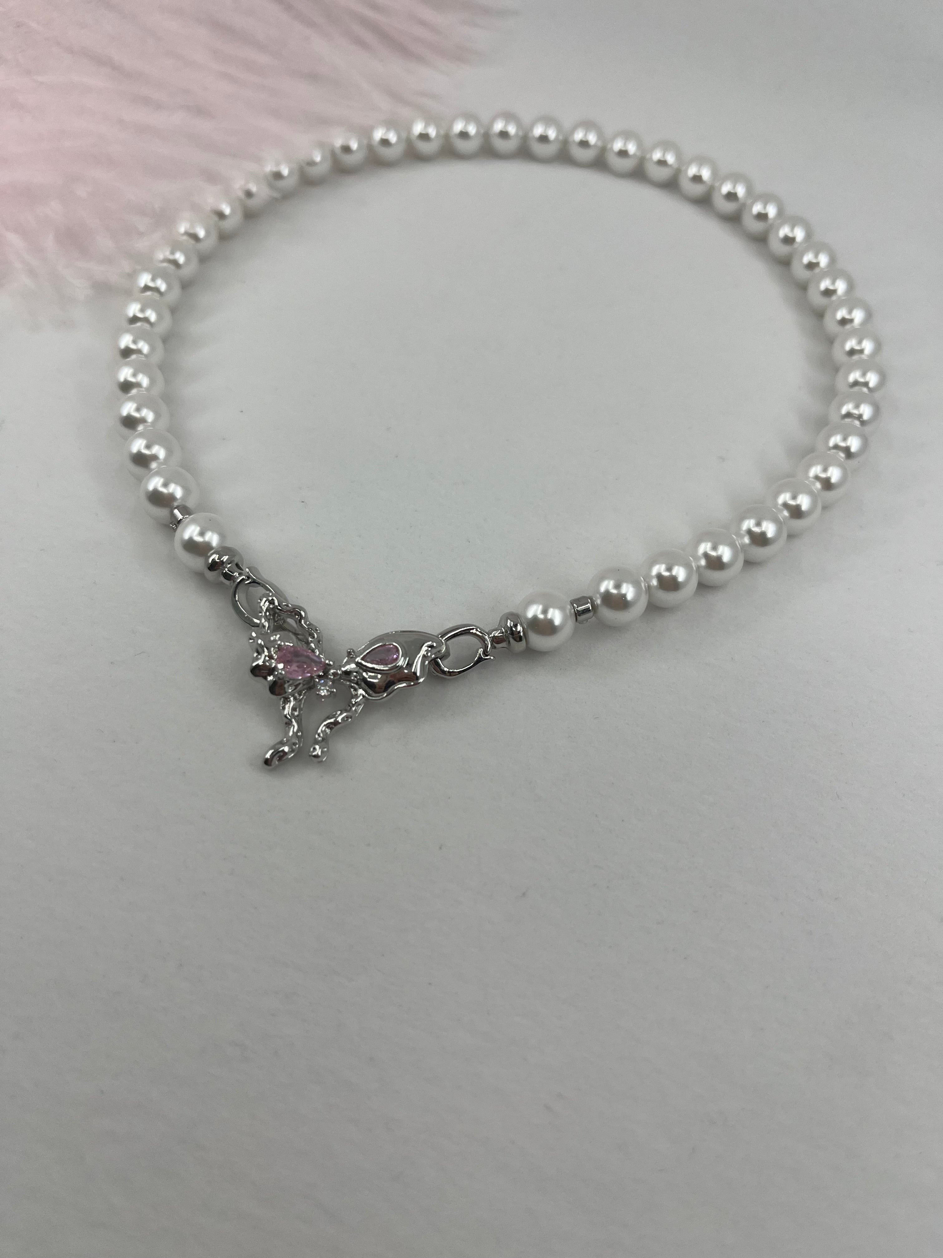 Shell Pearl Necklace with butterfly Clasp
