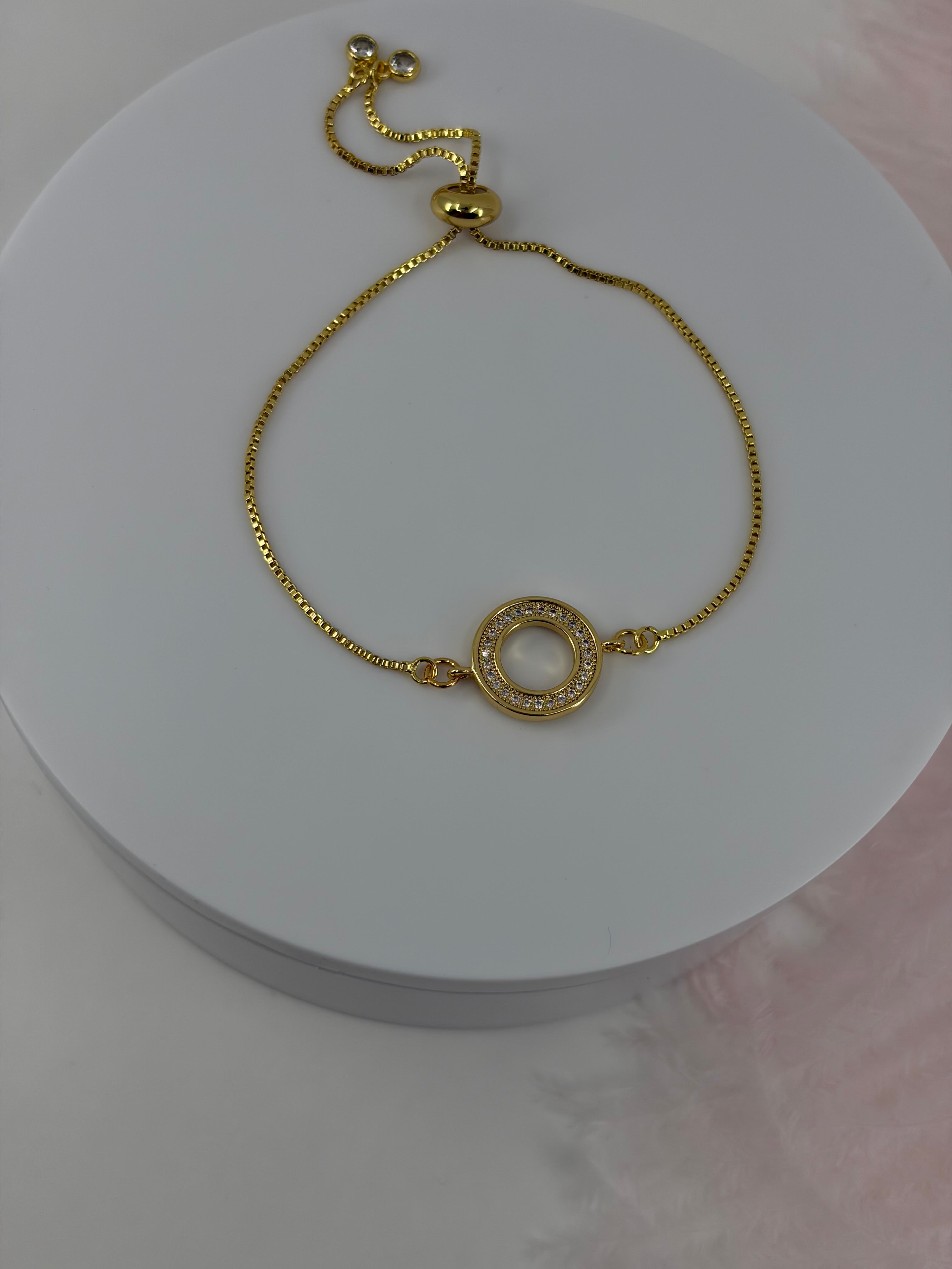 Bracelet with circle charm, slider chain