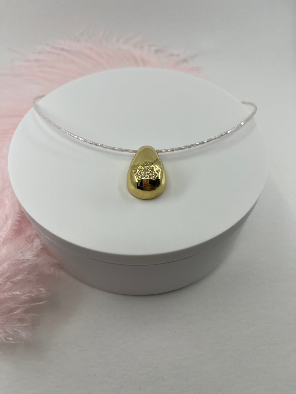 Beaded choker with gold teardrop crown pendants: 18K Gold Plated